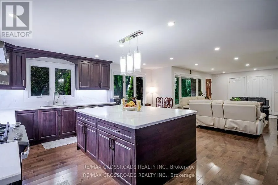 2292 BASELINE ROAD W