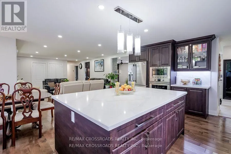 2292 BASELINE ROAD W