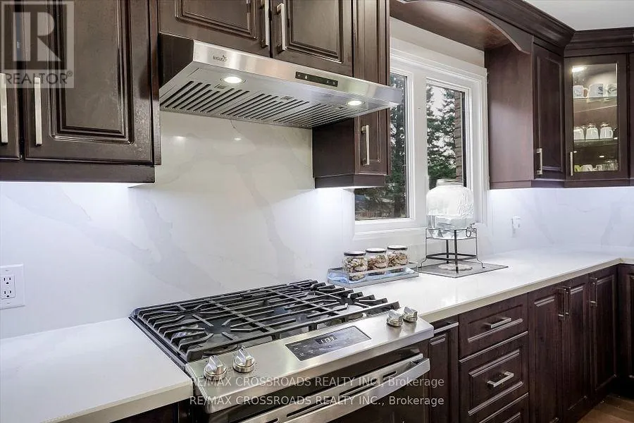 2292 BASELINE ROAD W