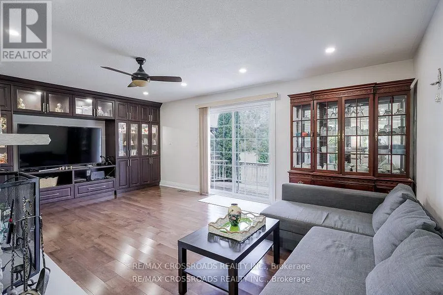2292 BASELINE ROAD W