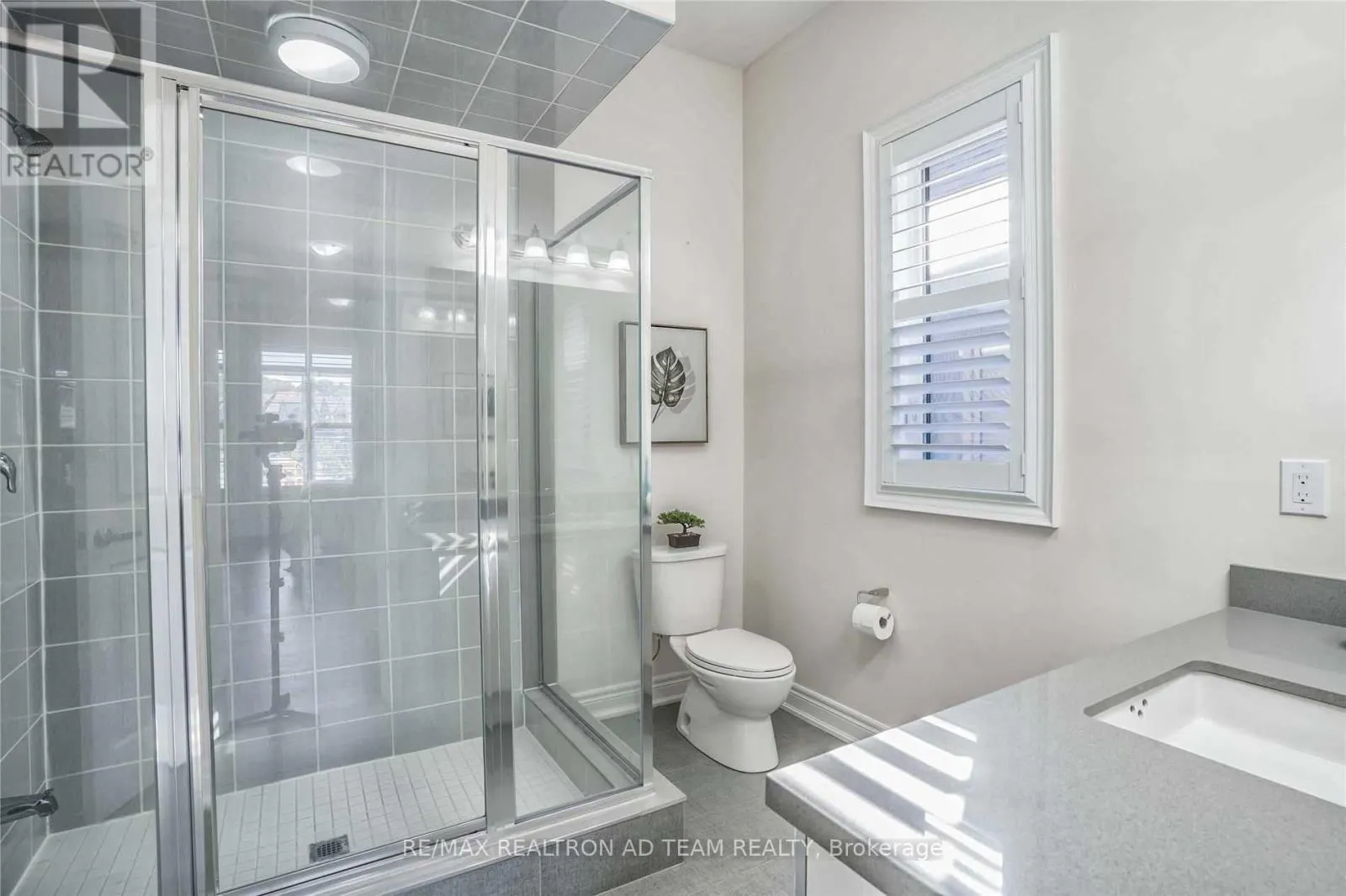 19 PENNINE DRIVE