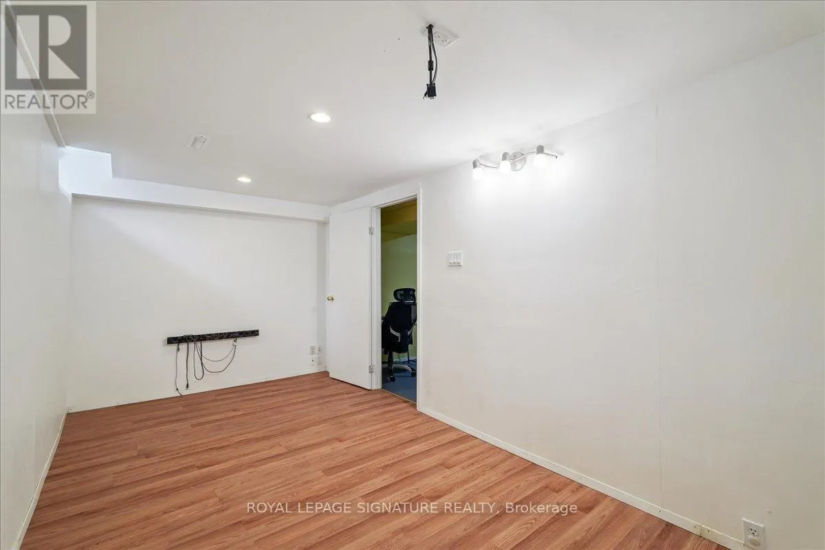 52 - 1131 SANDHURST CIRCLE
