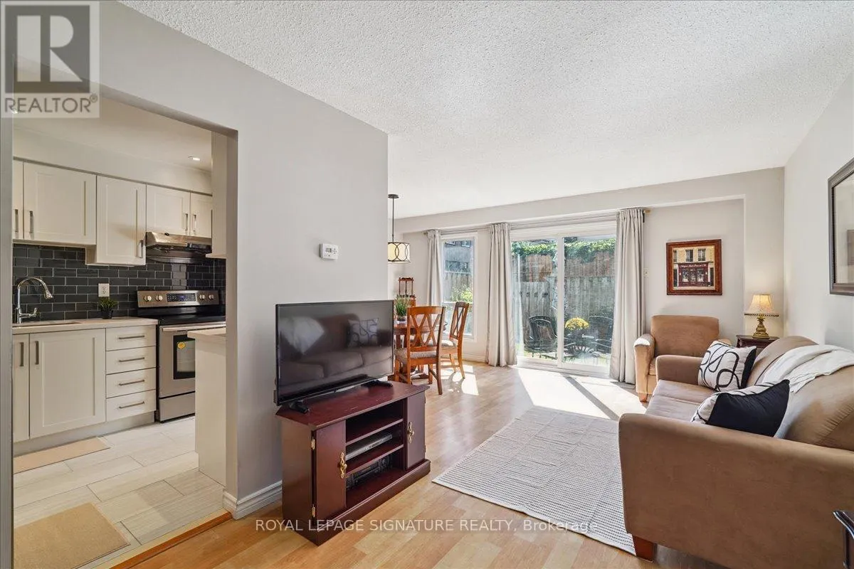 52 - 1131 SANDHURST CIRCLE
