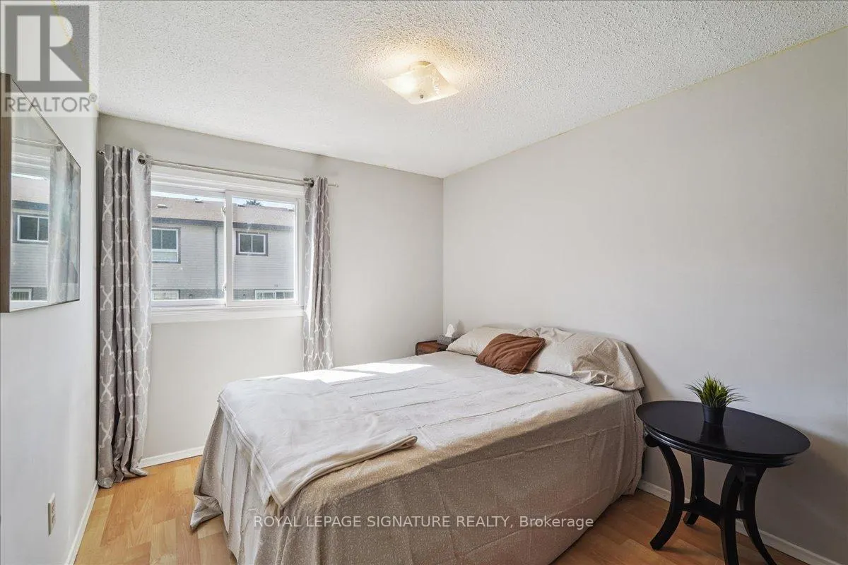 52 - 1131 SANDHURST CIRCLE