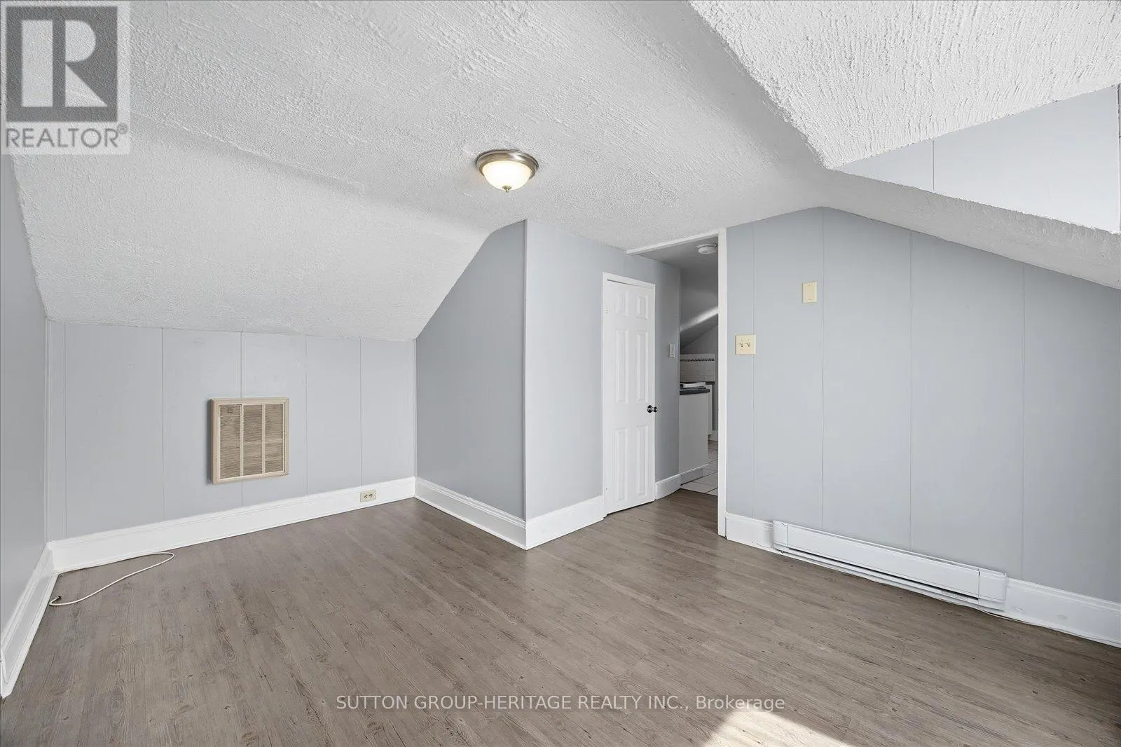 179 OSHAWA BOULEVARD N