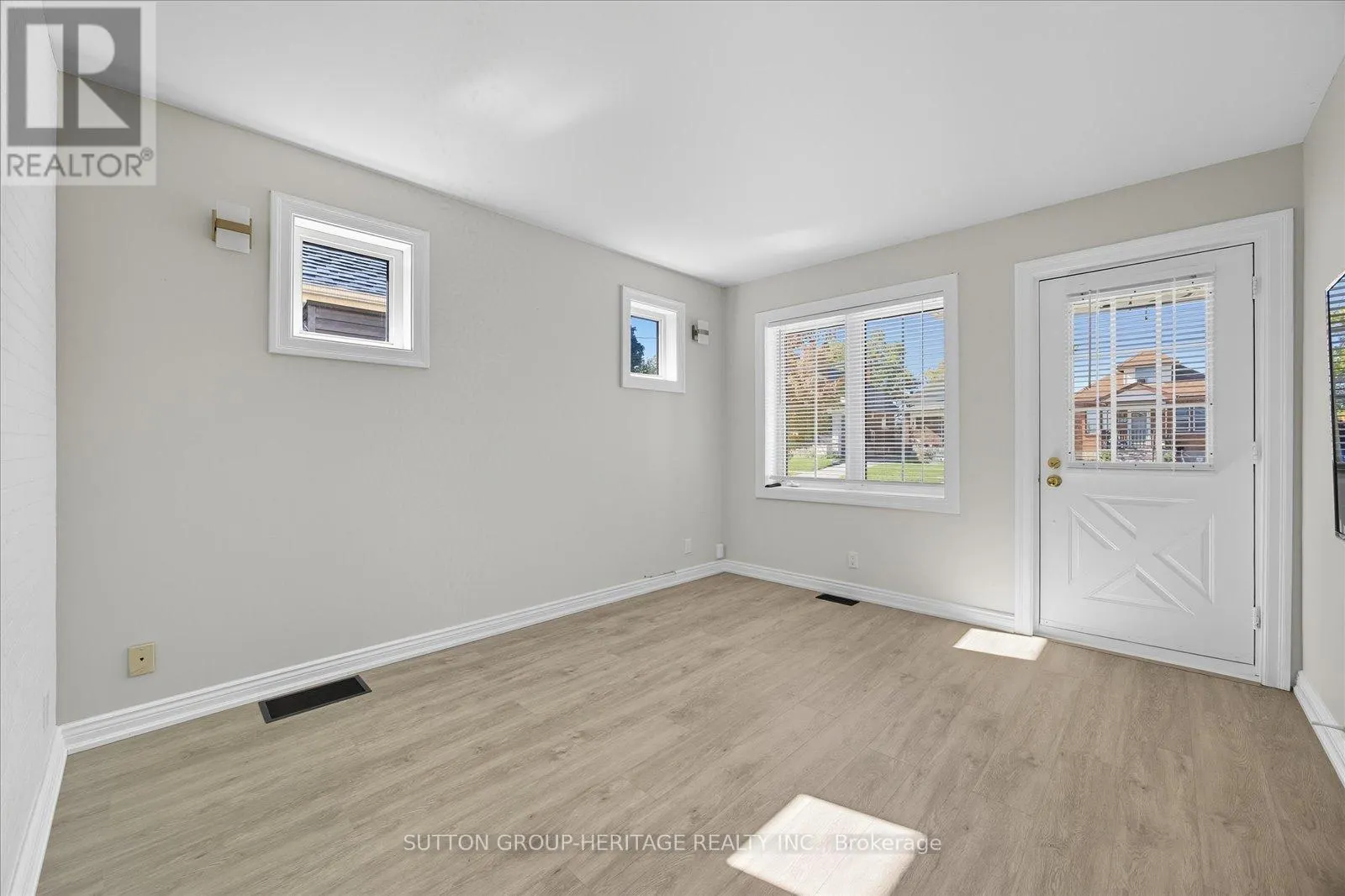 179 OSHAWA BOULEVARD N