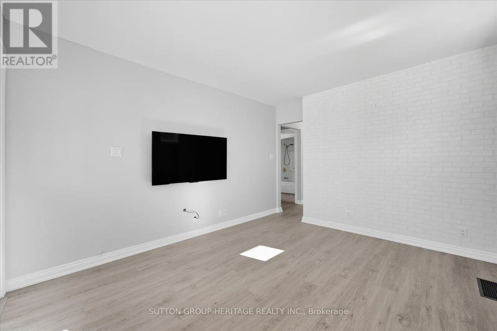 179 OSHAWA BOULEVARD N