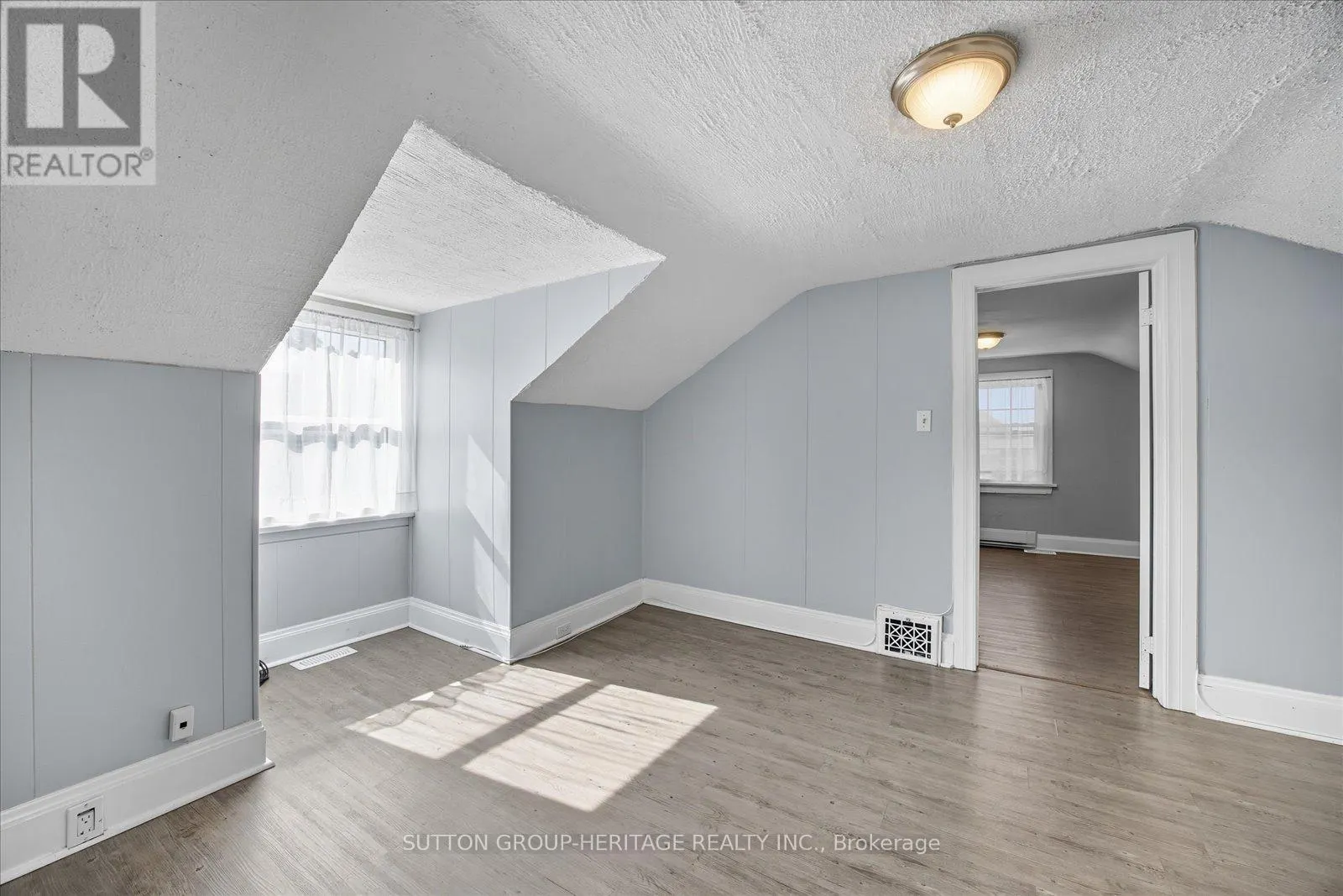 179 OSHAWA BOULEVARD N