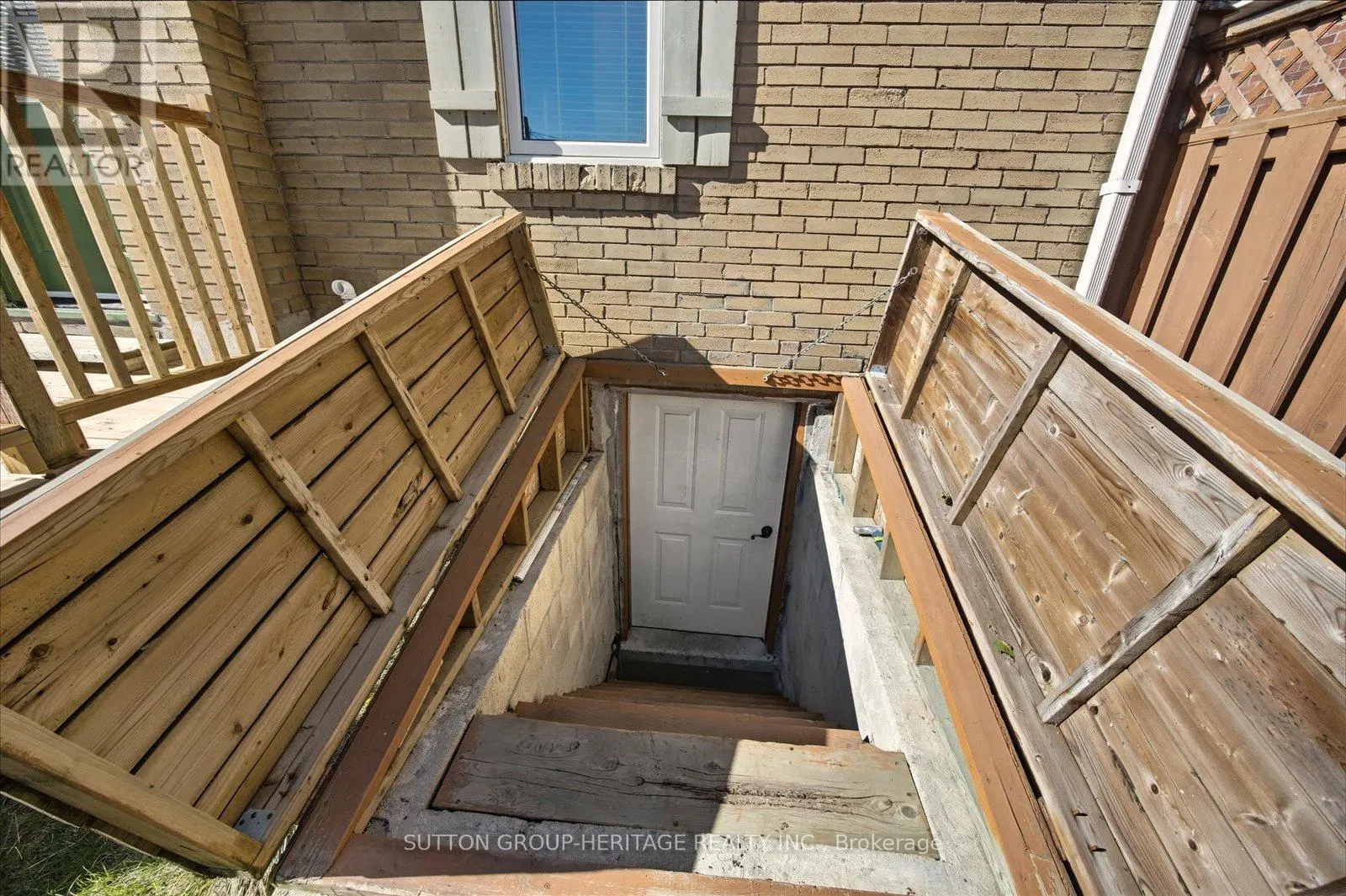 179 OSHAWA BOULEVARD N