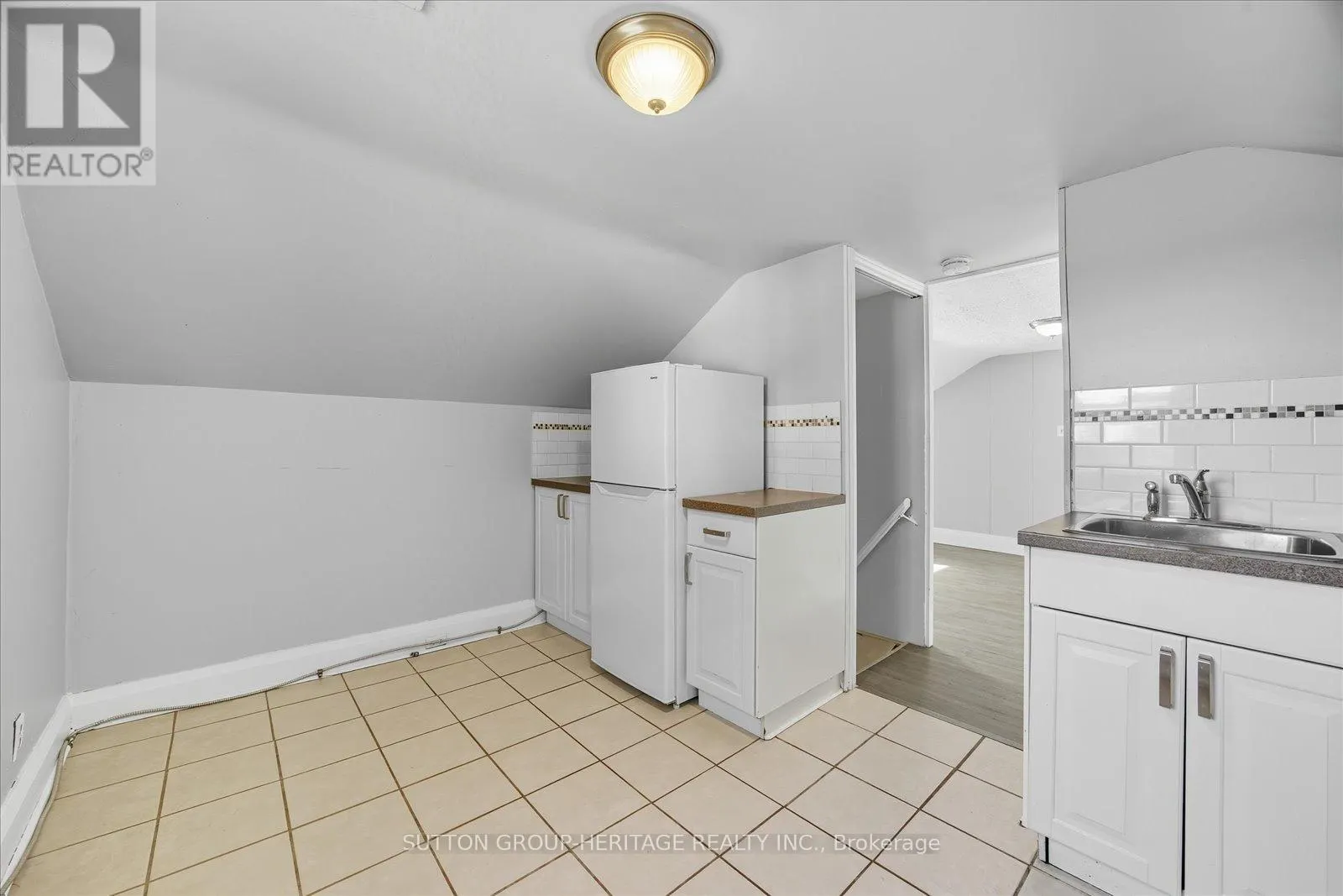 179 OSHAWA BOULEVARD N