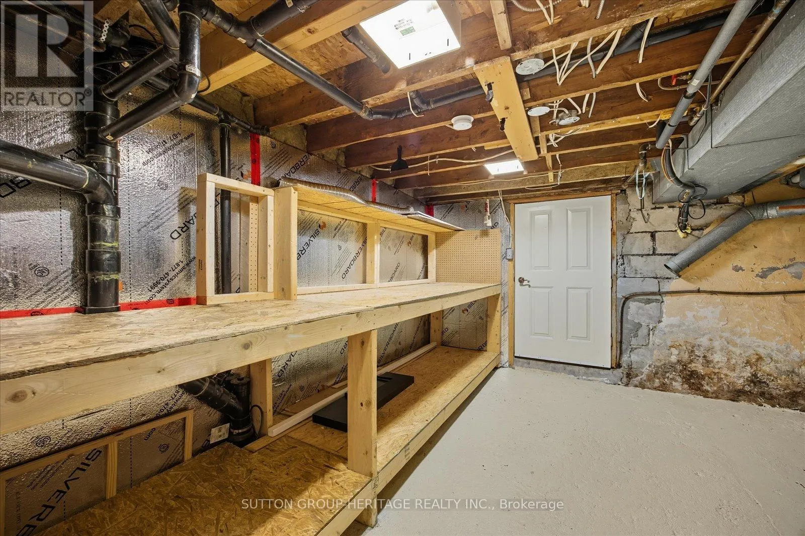 179 OSHAWA BOULEVARD N