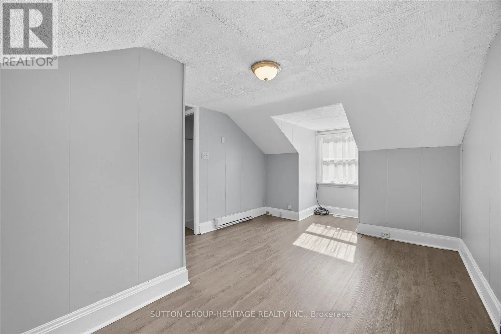 179 OSHAWA BOULEVARD N