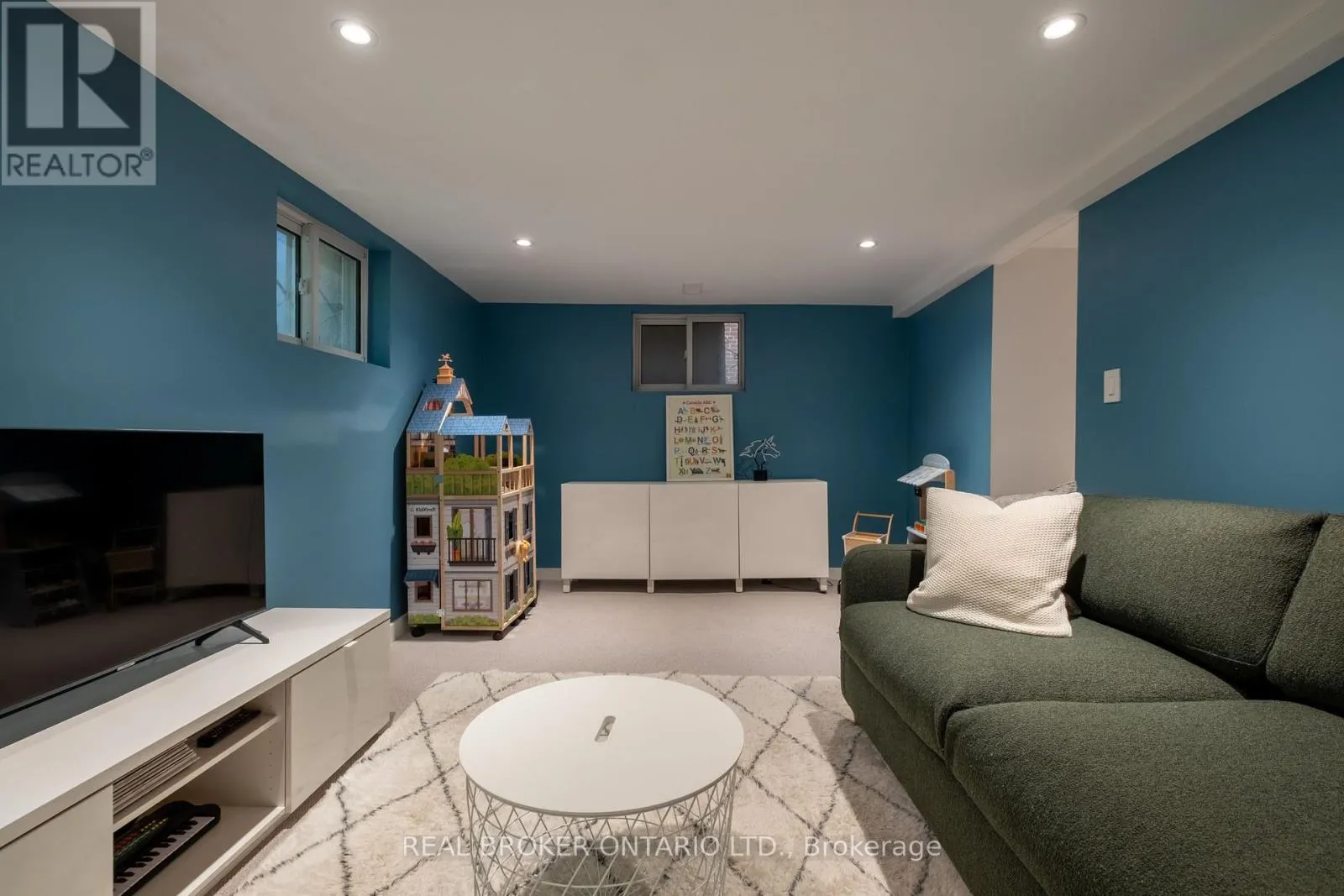 5 WEMBLEY DRIVE