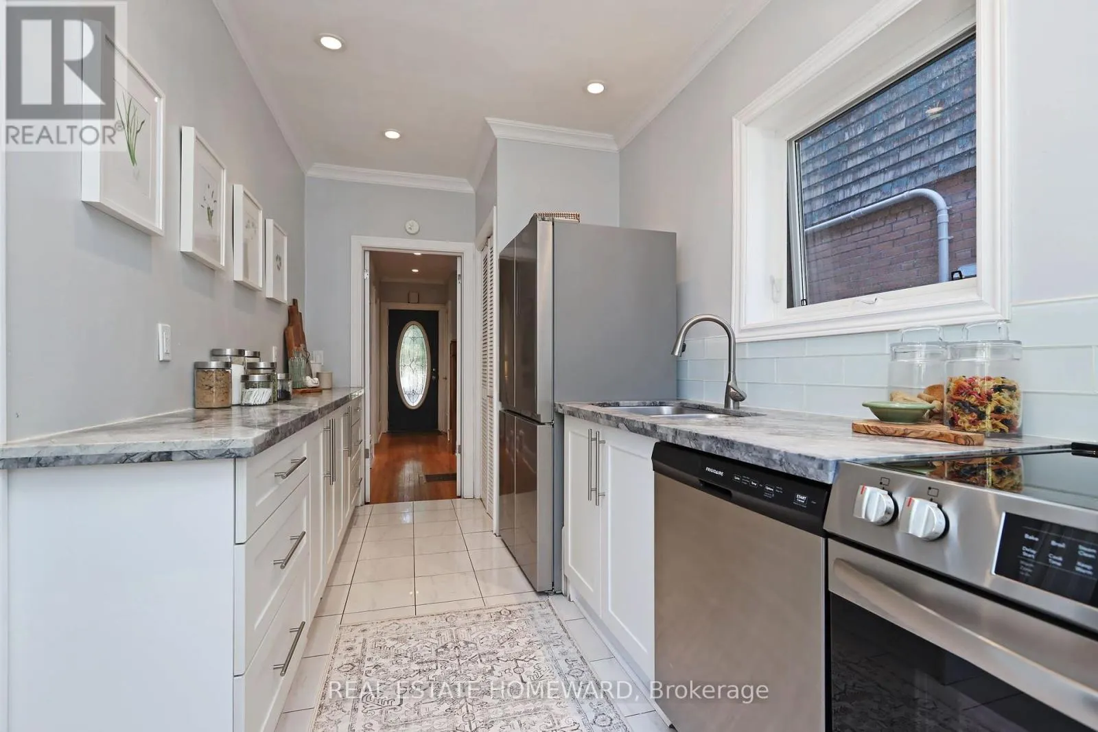 7 BINGHAM AVENUE