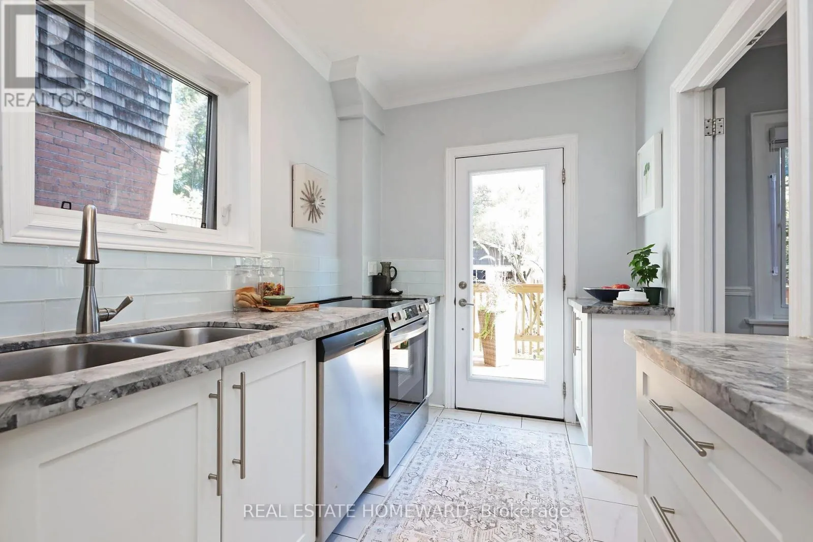 7 BINGHAM AVENUE