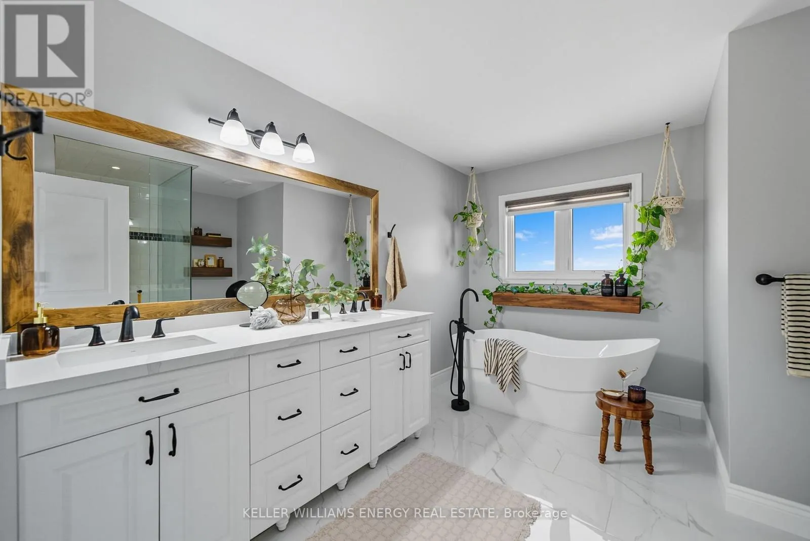 192 VARCOE ROAD