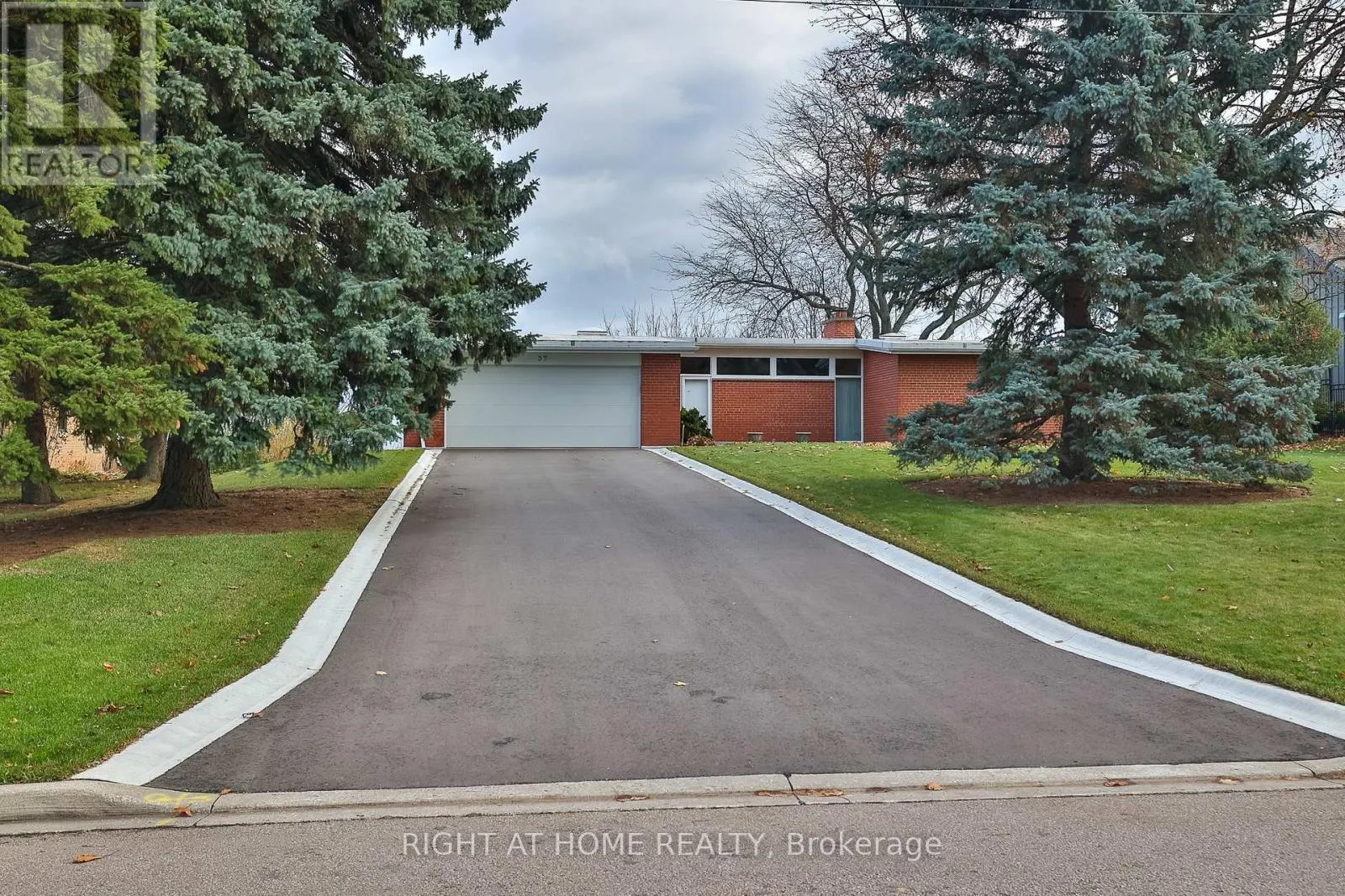 59 HILL CRESCENT