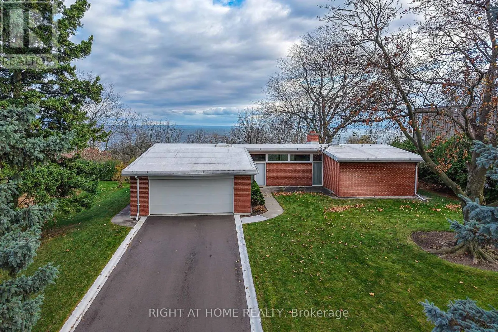 59 HILL CRESCENT
