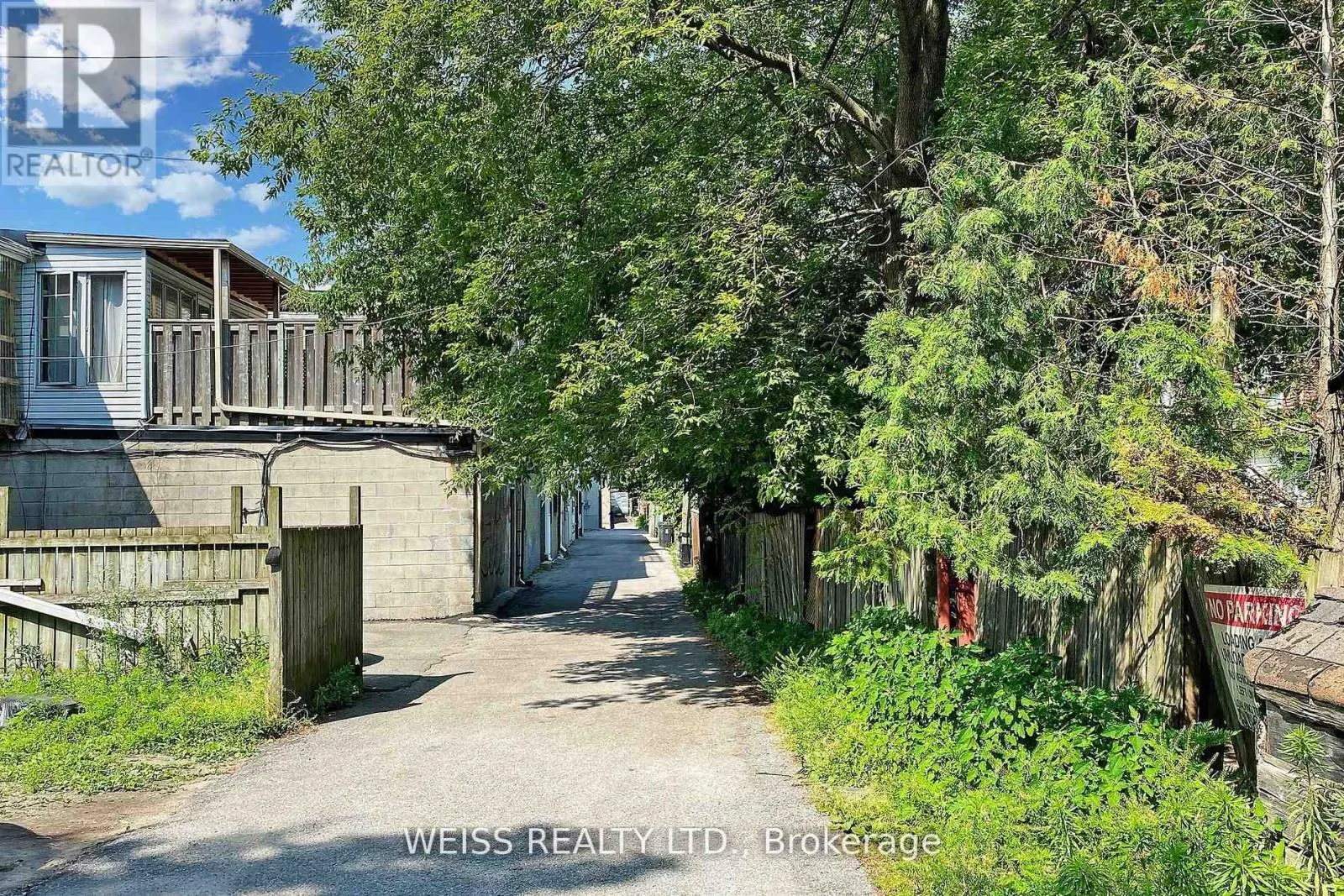 UPPER - 2468 DANFORTH AVENUE