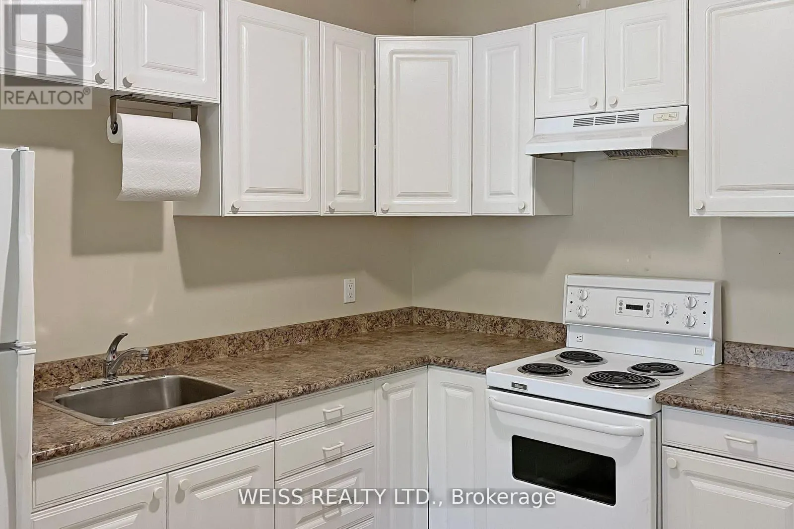 UPPER - 2468 DANFORTH AVENUE