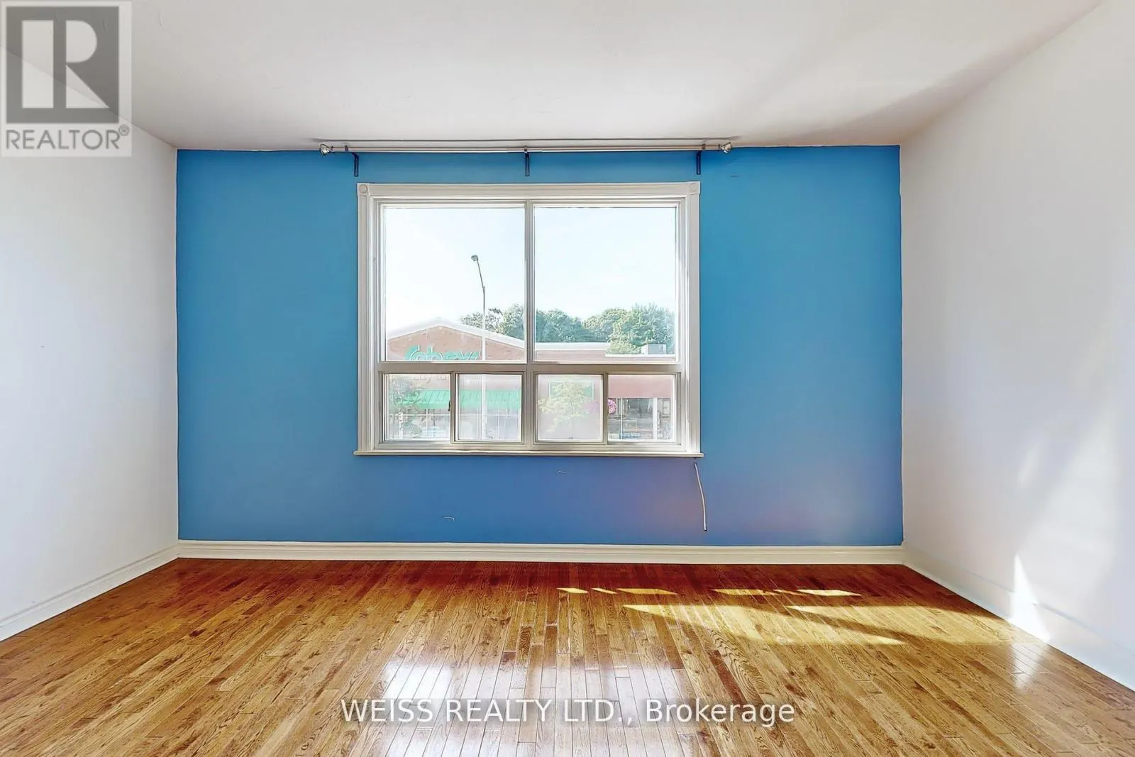 UPPER - 2468 DANFORTH AVENUE