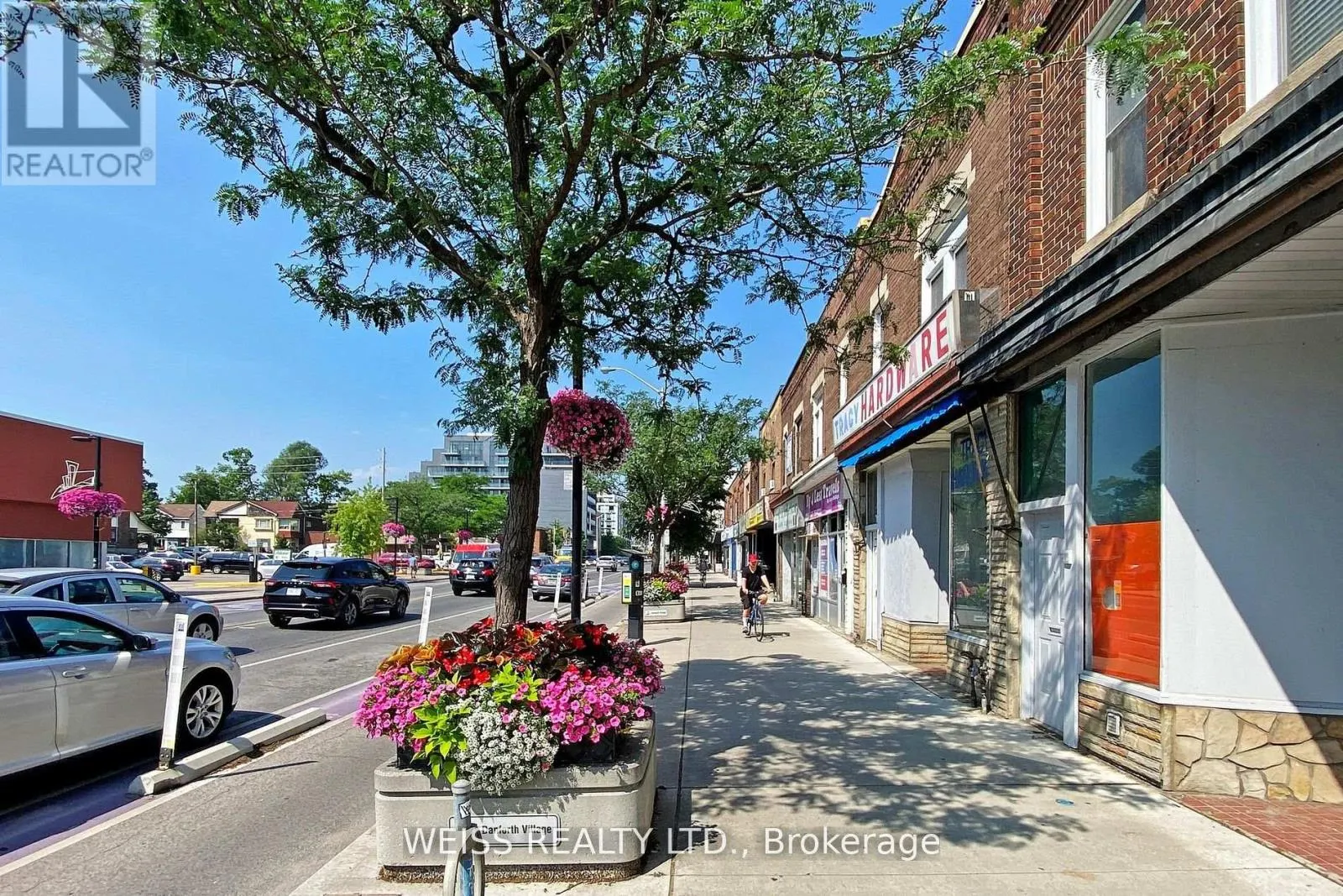 UPPER - 2468 DANFORTH AVENUE