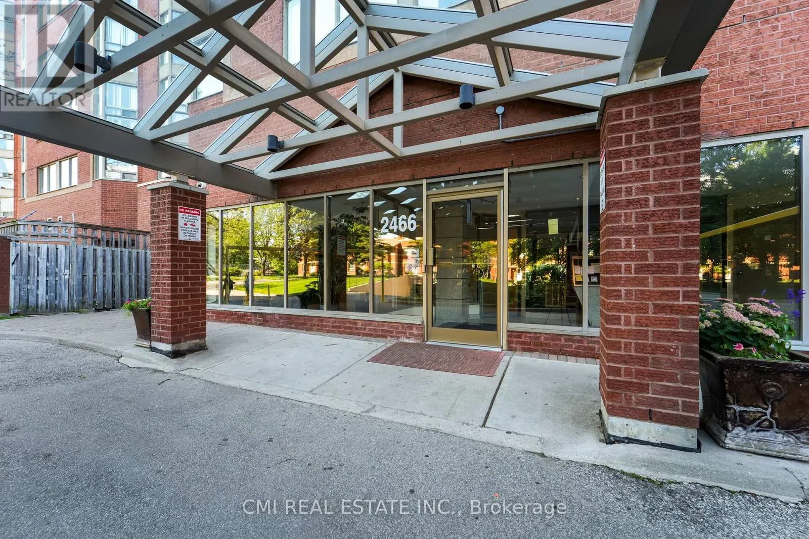 1510 - 2466 EGLINTON AVENUE E