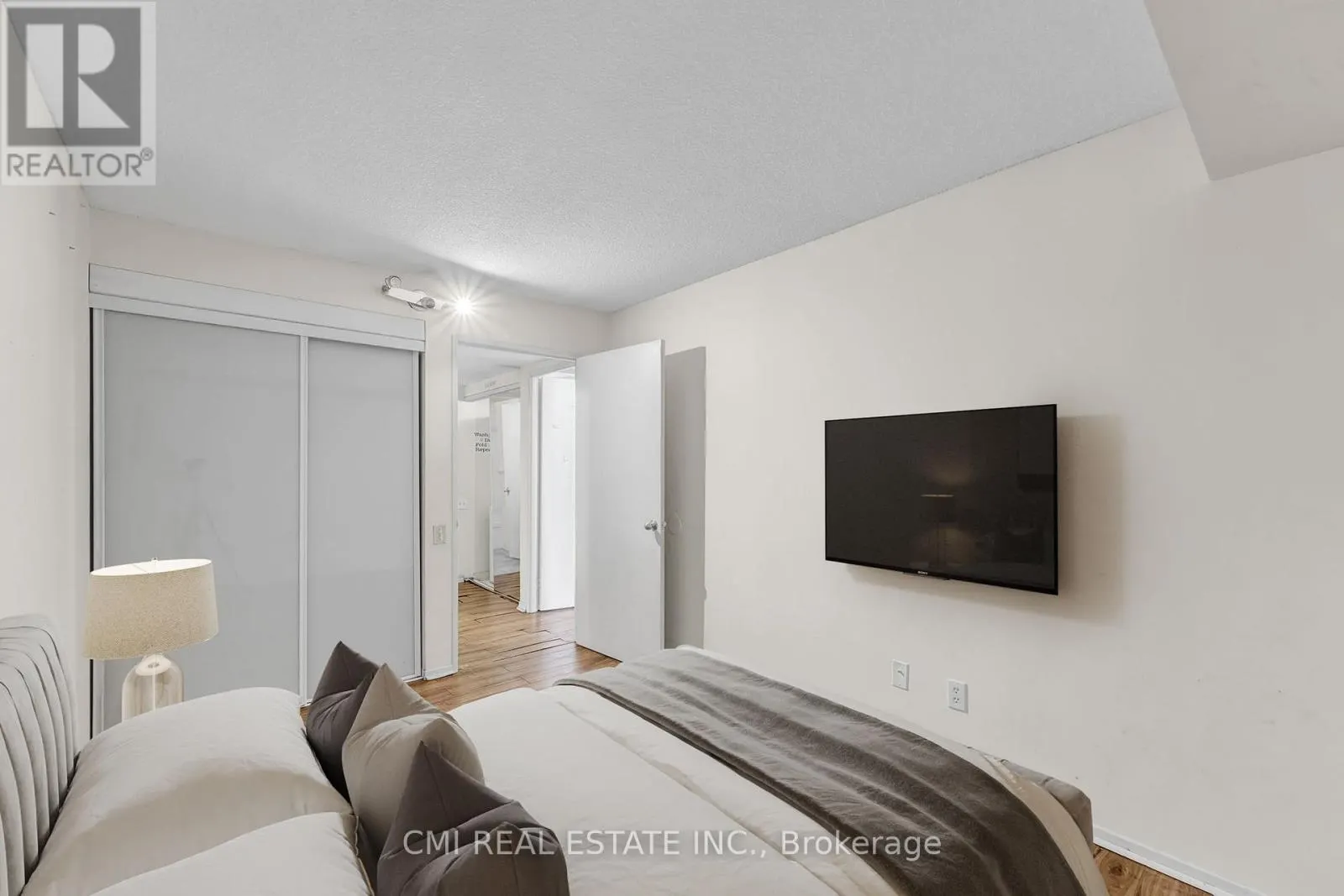 1510 - 2466 EGLINTON AVENUE E