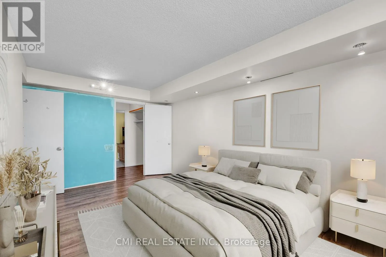 1510 - 2466 EGLINTON AVENUE E
