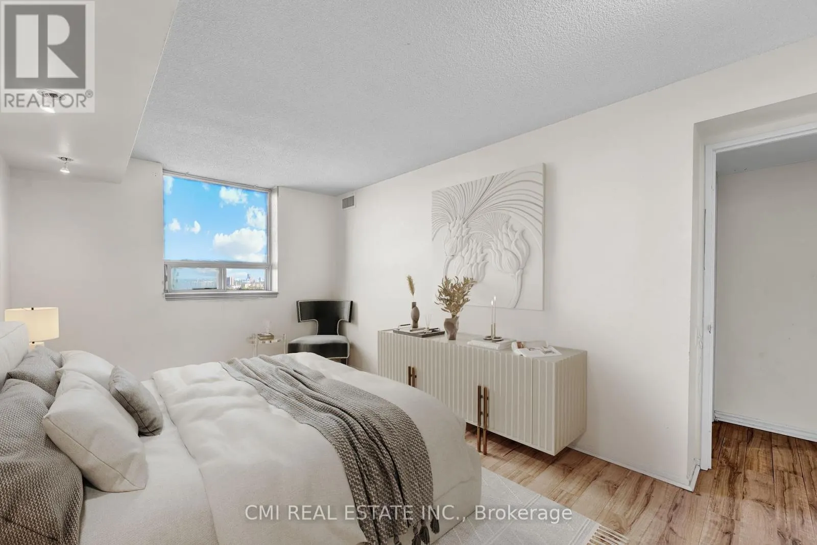 1510 - 2466 EGLINTON AVENUE E