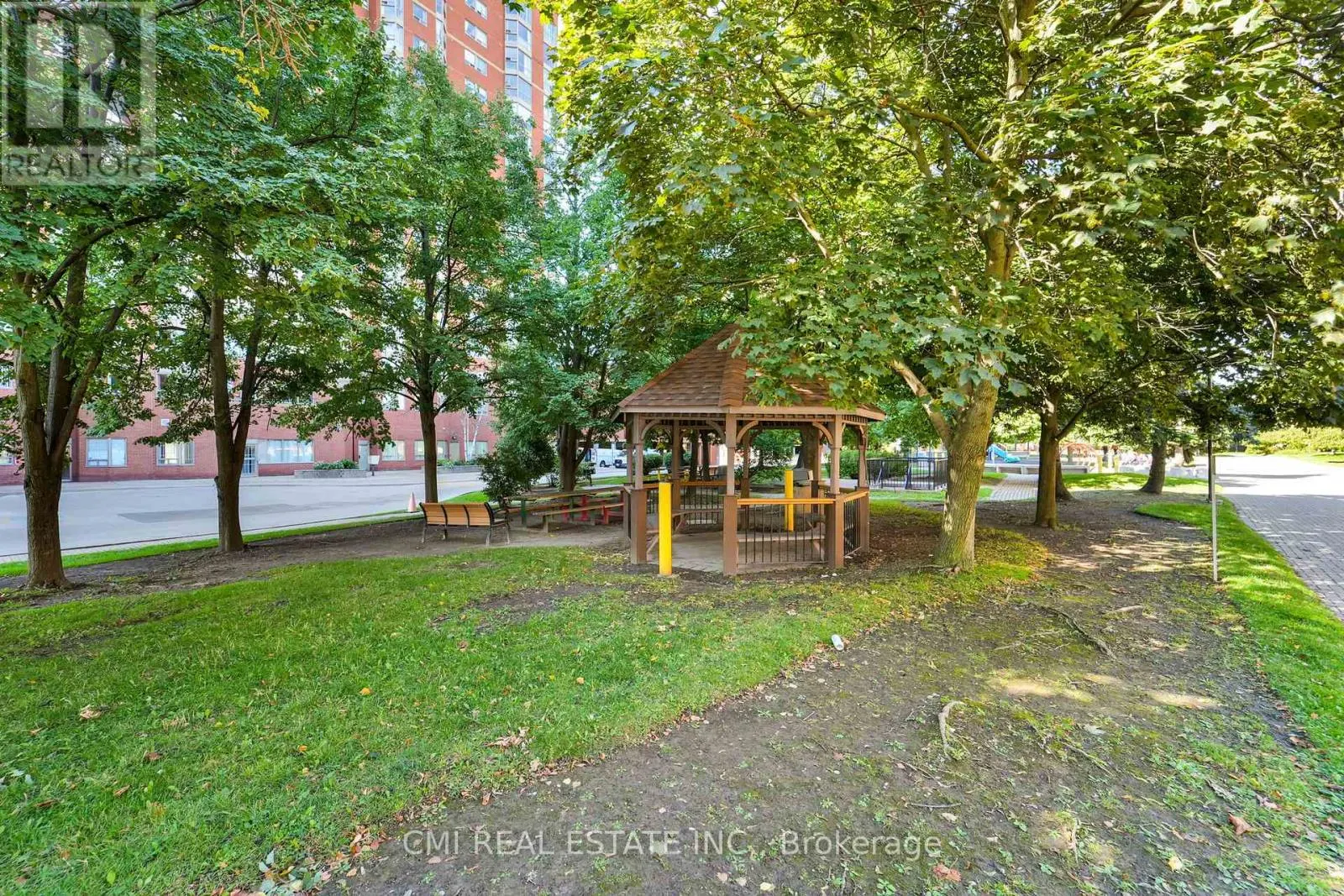 1510 - 2466 EGLINTON AVENUE E