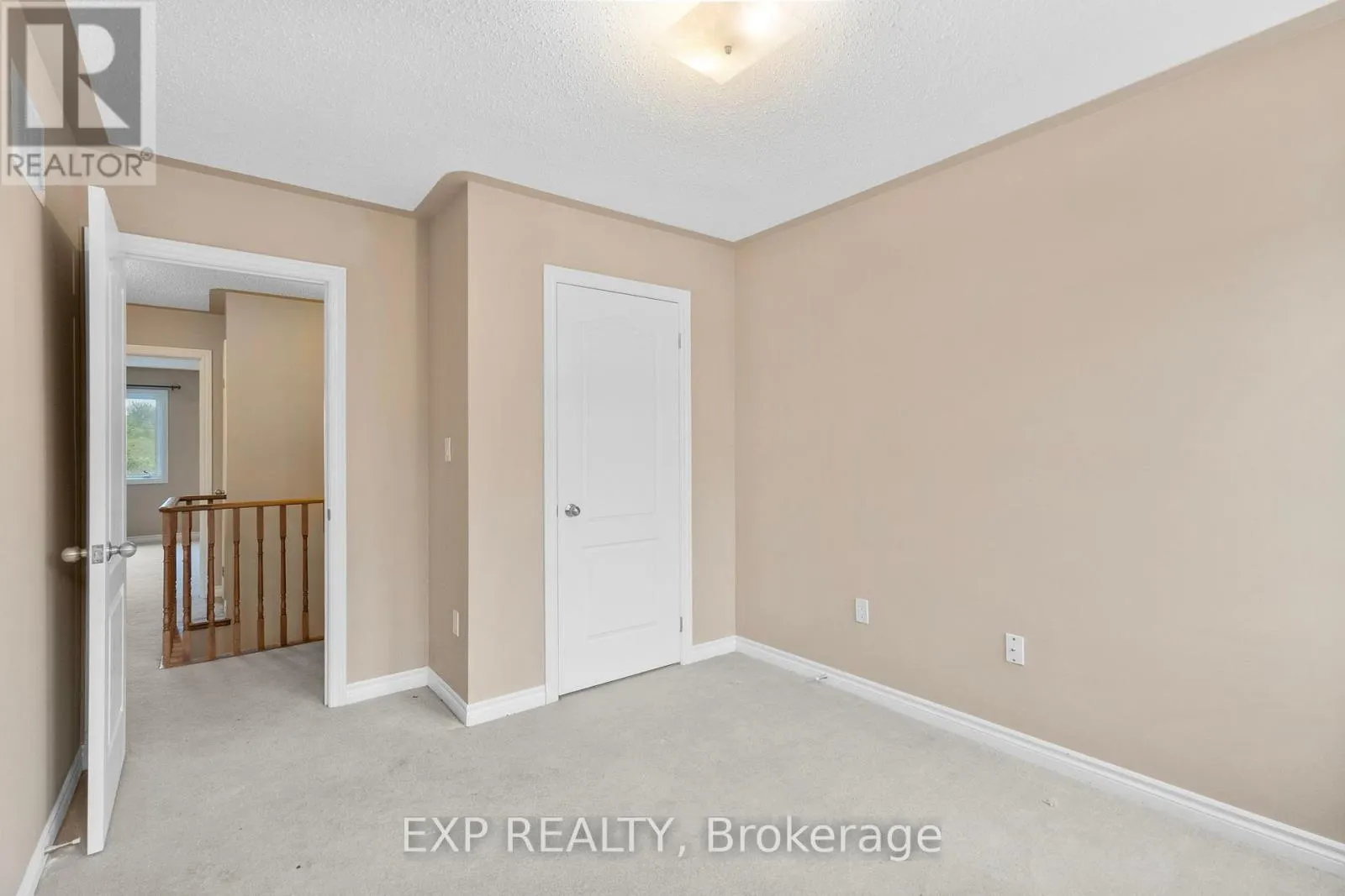 19 - 715 GRANDVIEW STREET N