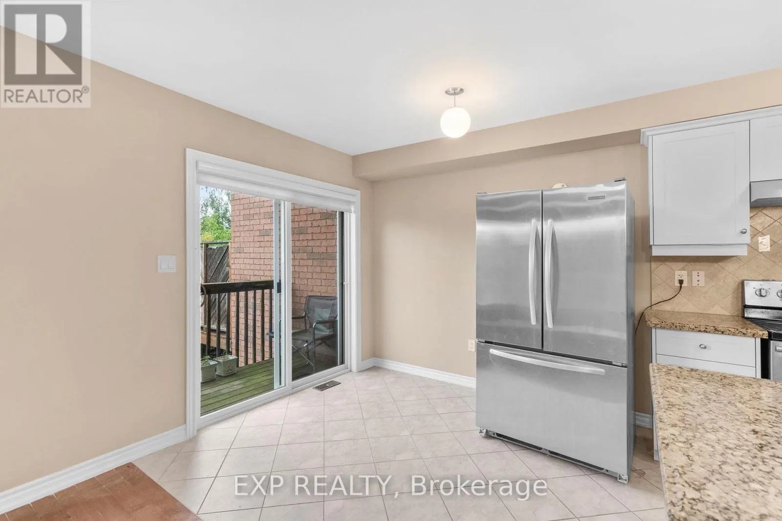 19 - 715 GRANDVIEW STREET N