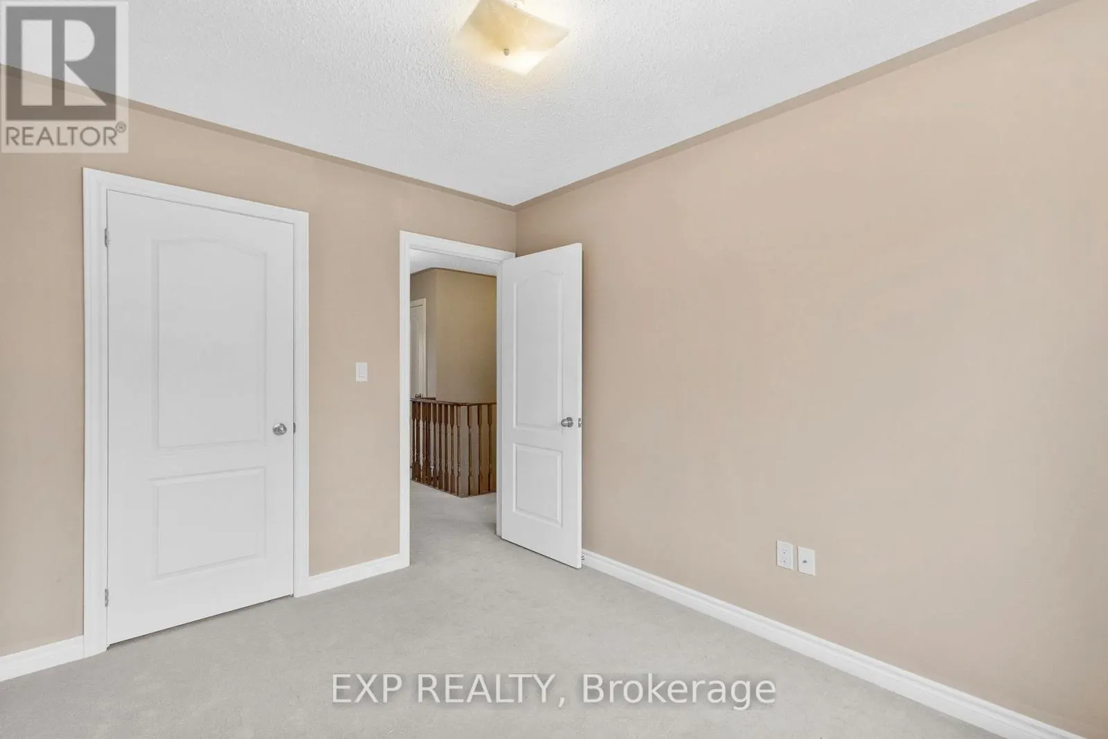 19 - 715 GRANDVIEW STREET N
