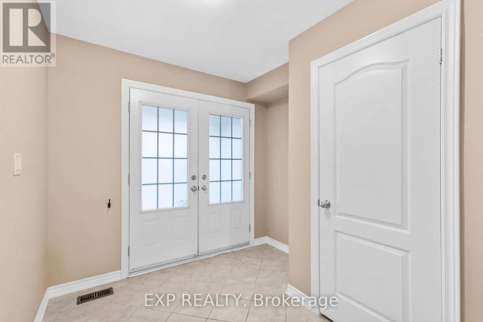 19 - 715 GRANDVIEW STREET N