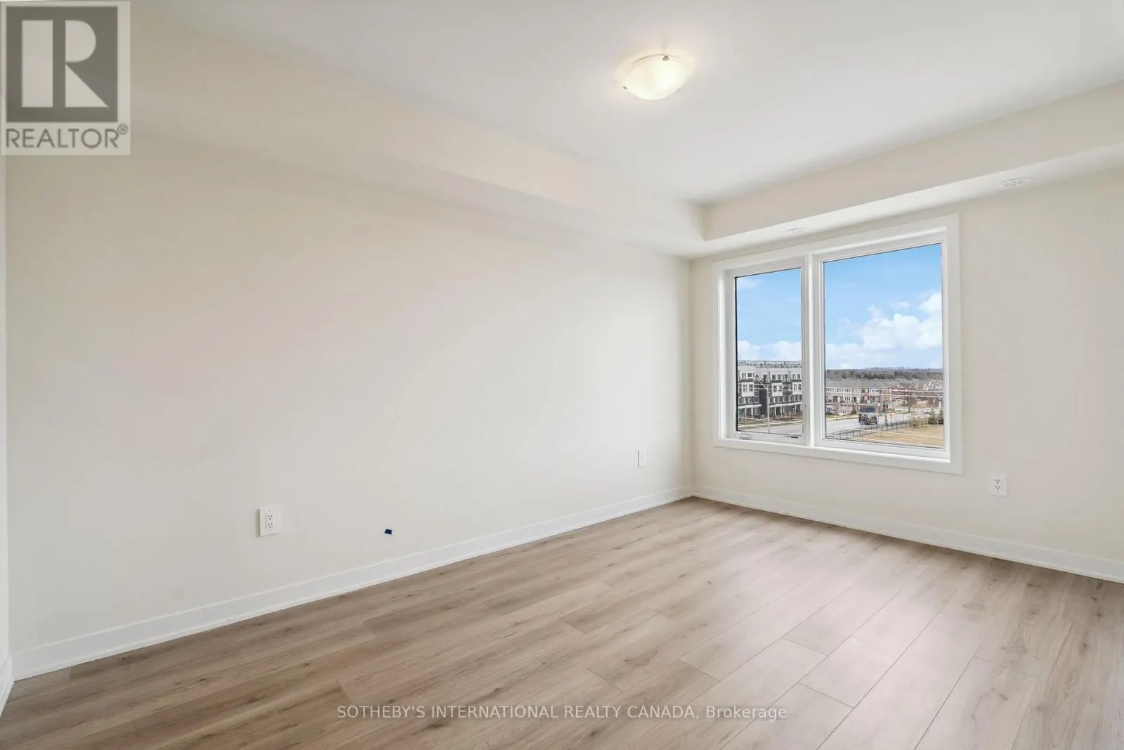 204 - 1695 DERSAN STREET