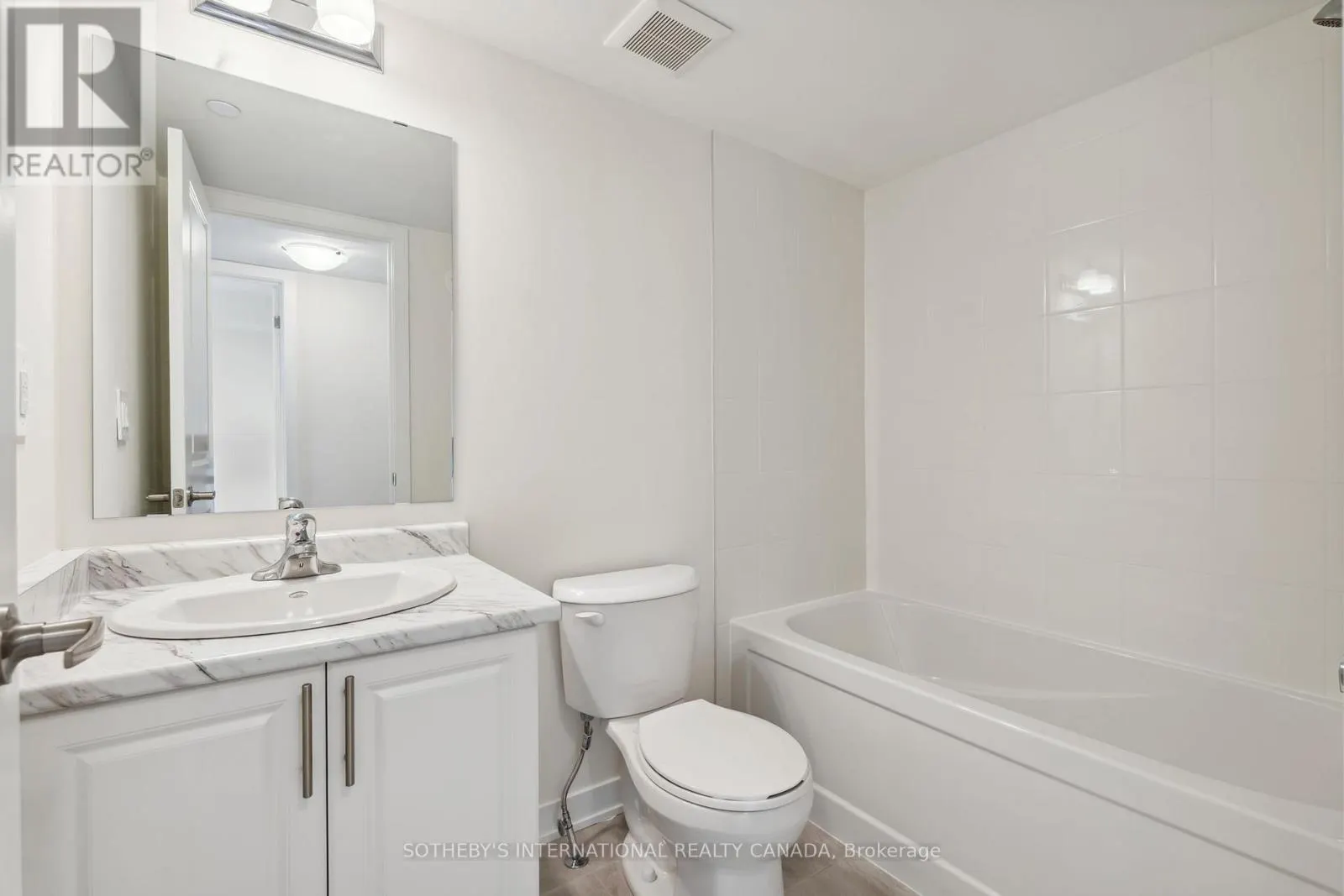 204 - 1695 DERSAN STREET