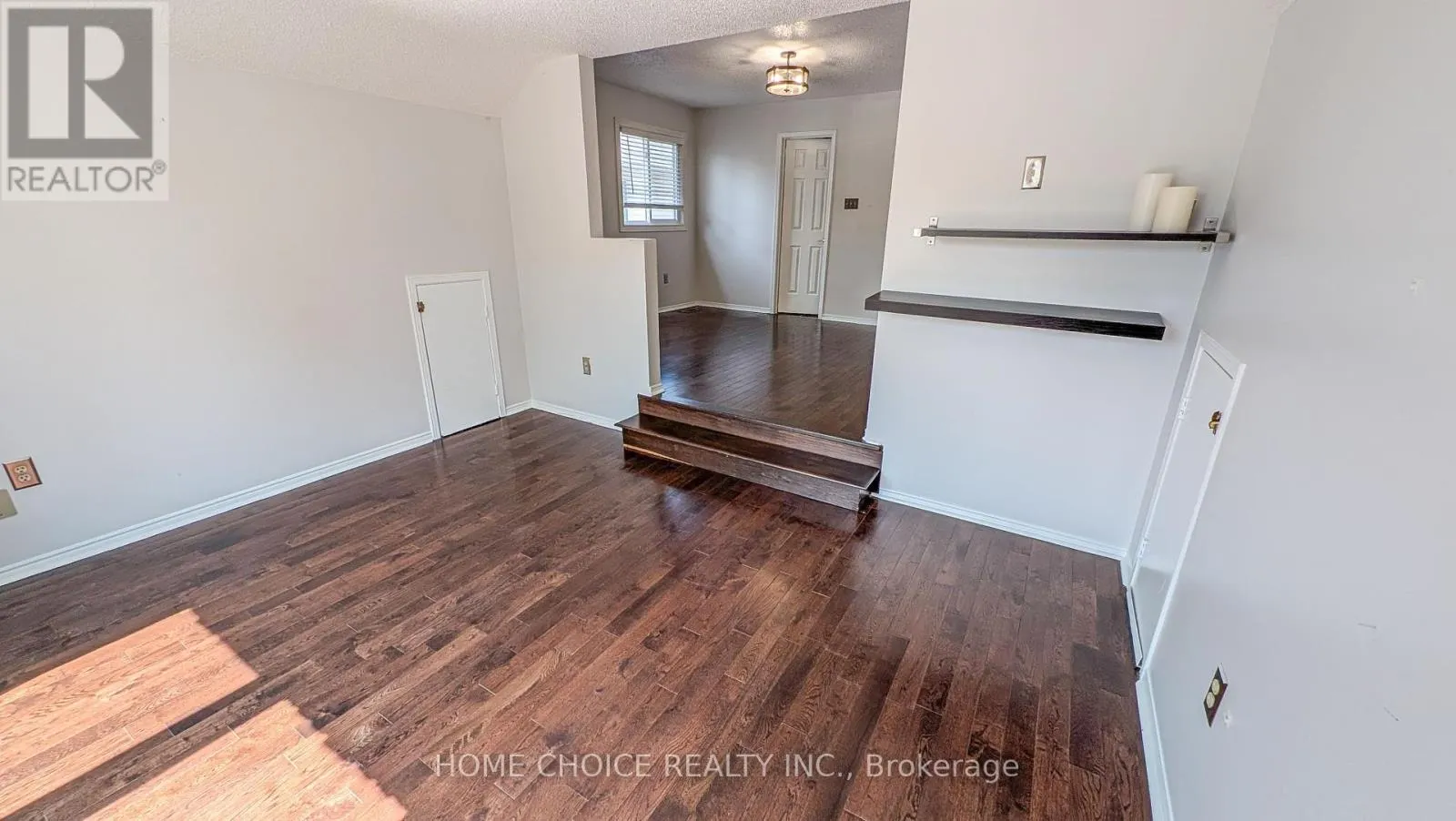 27 DONCASTER CRESCENT