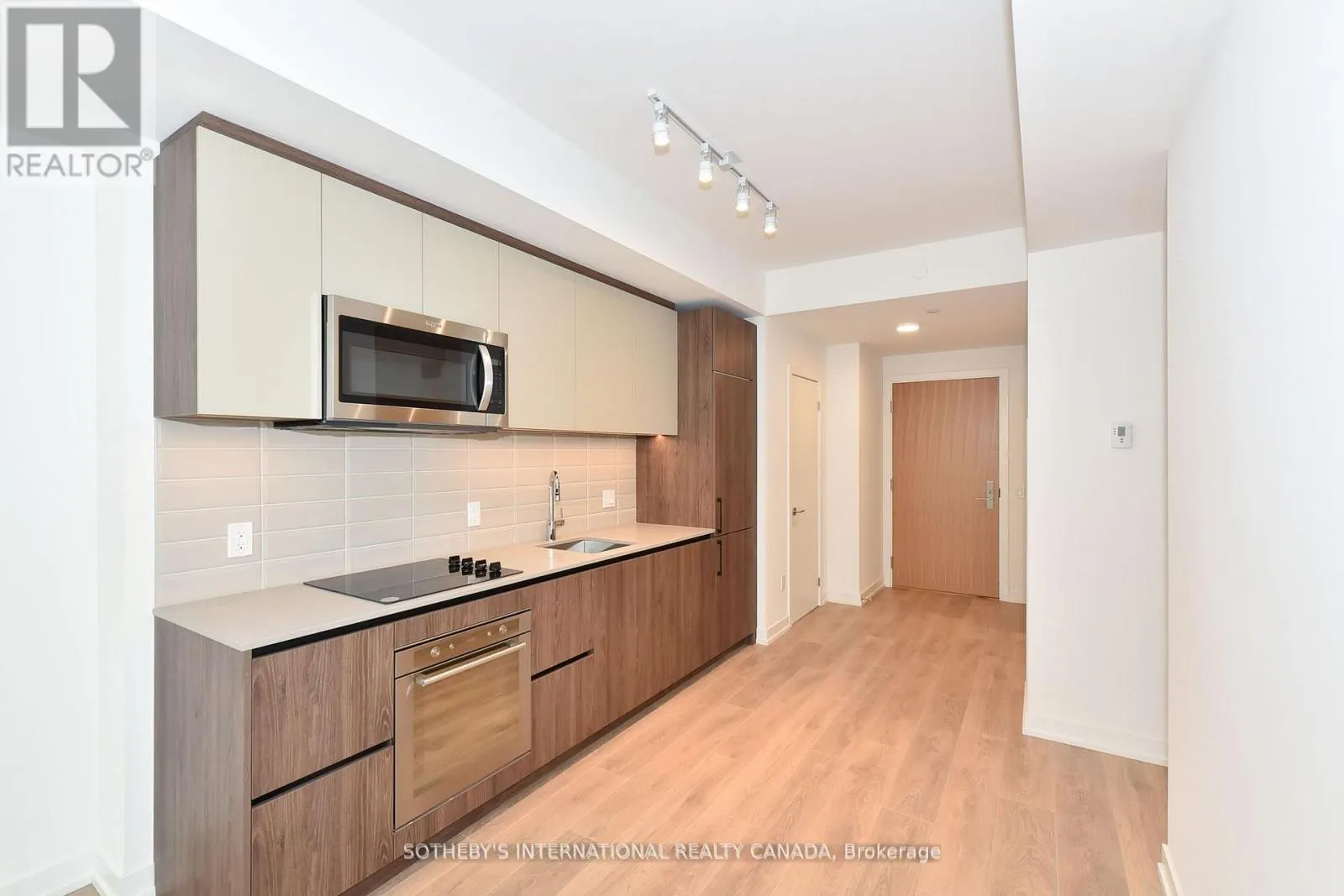 526 - 150 LOGAN AVENUE