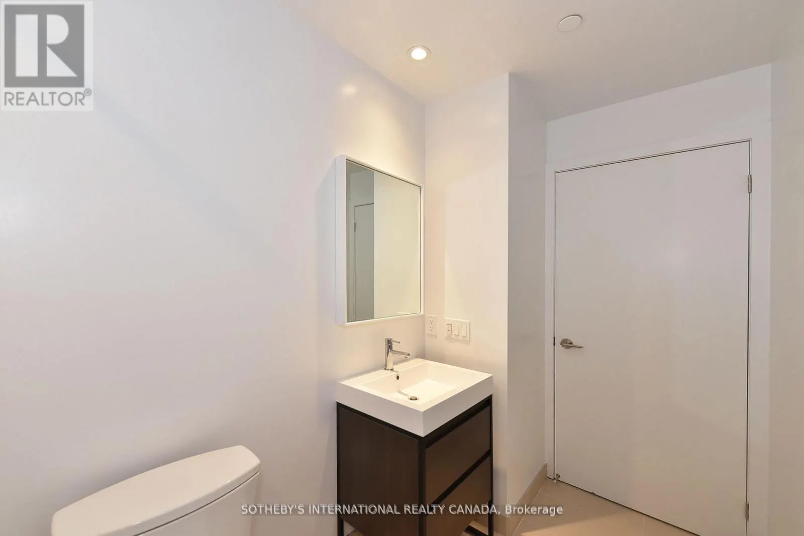 526 - 150 LOGAN AVENUE
