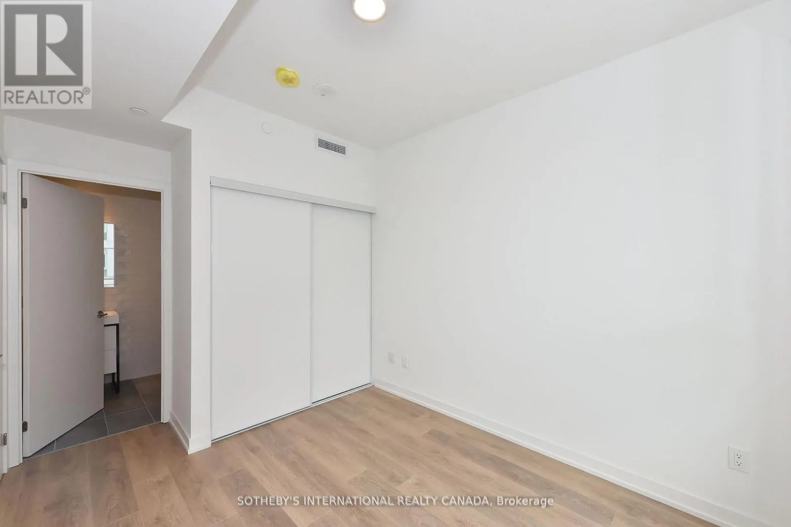 526 - 150 LOGAN AVENUE