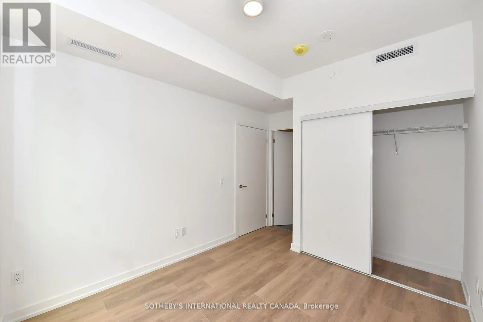526 - 150 LOGAN AVENUE