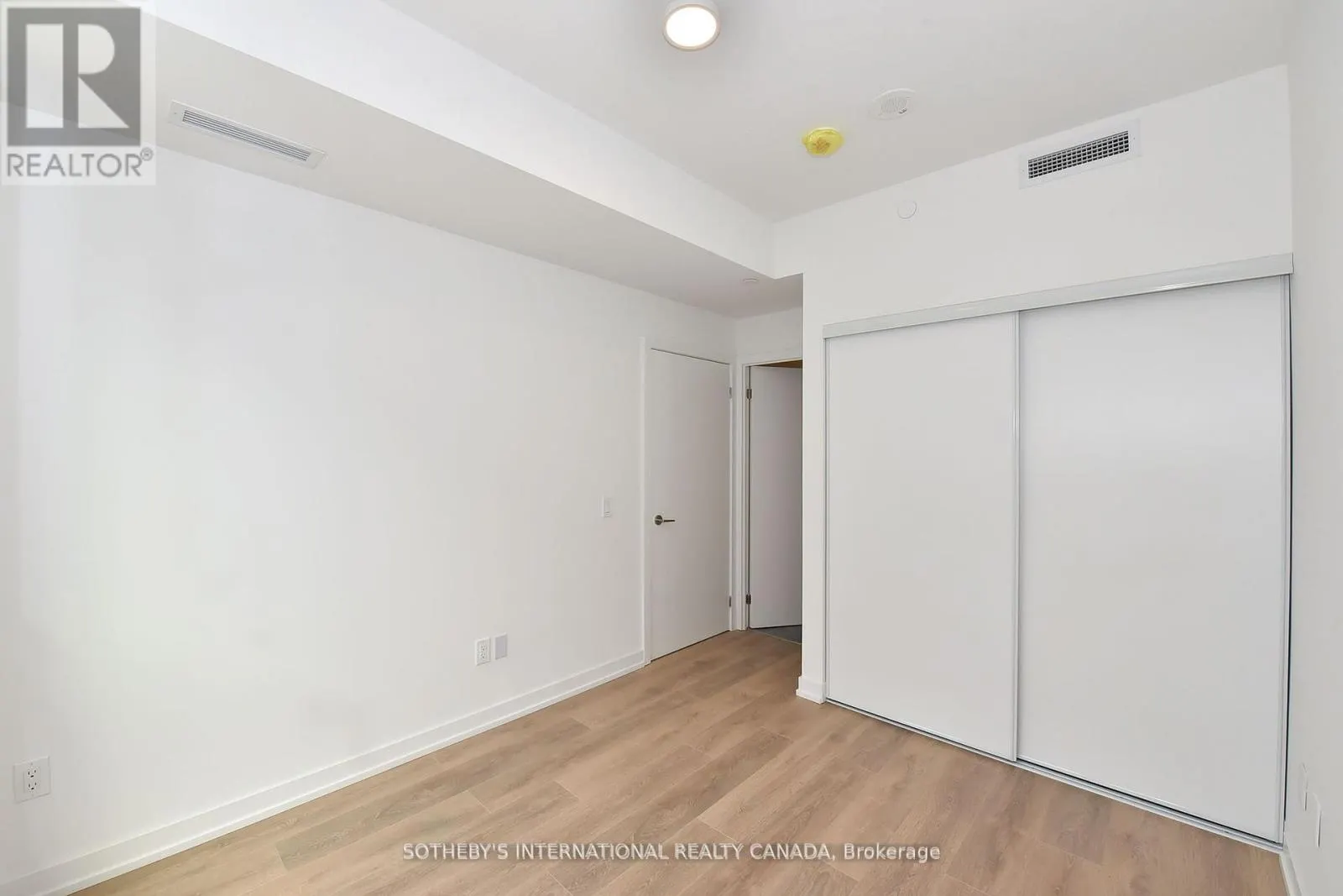 526 - 150 LOGAN AVENUE
