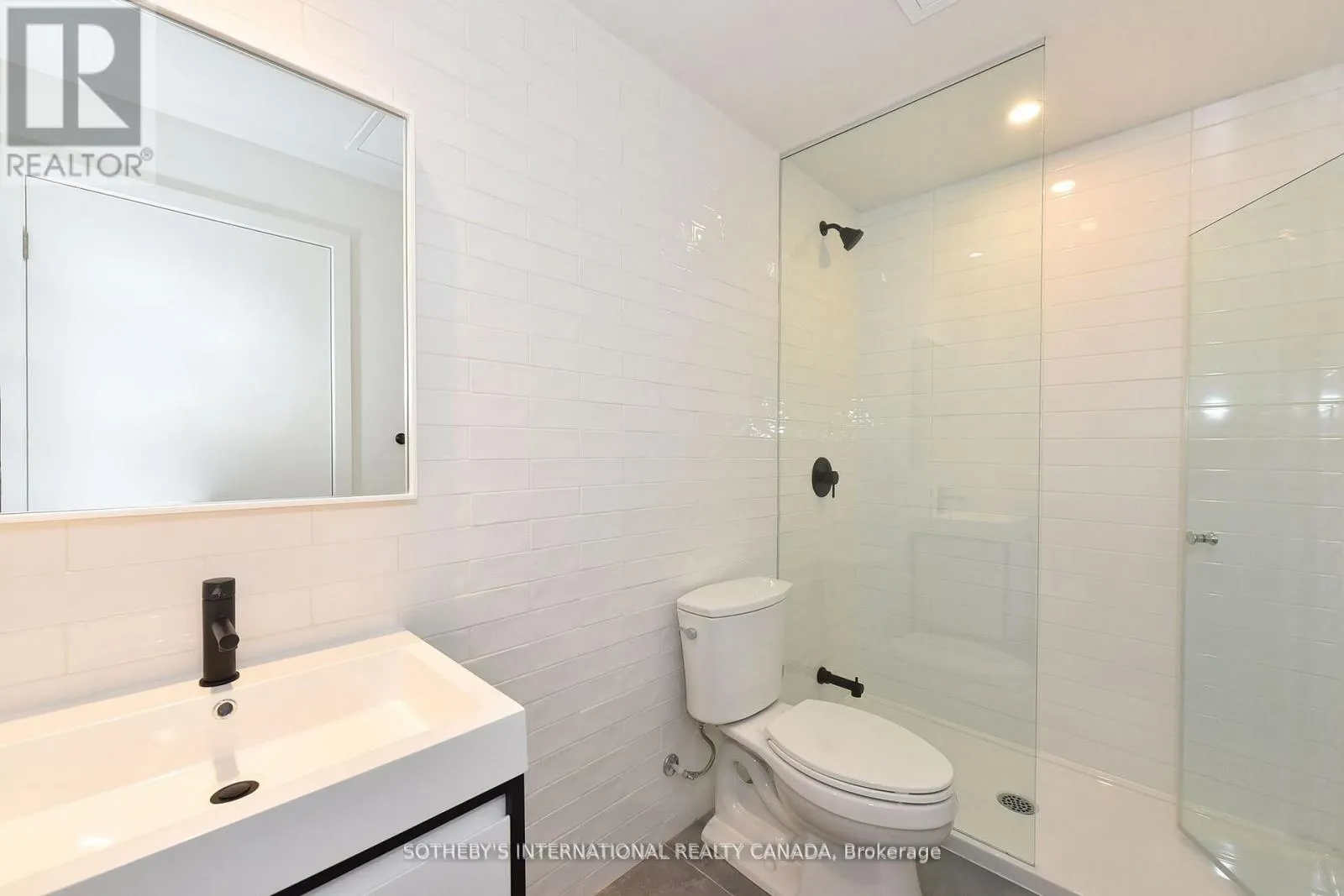 526 - 150 LOGAN AVENUE