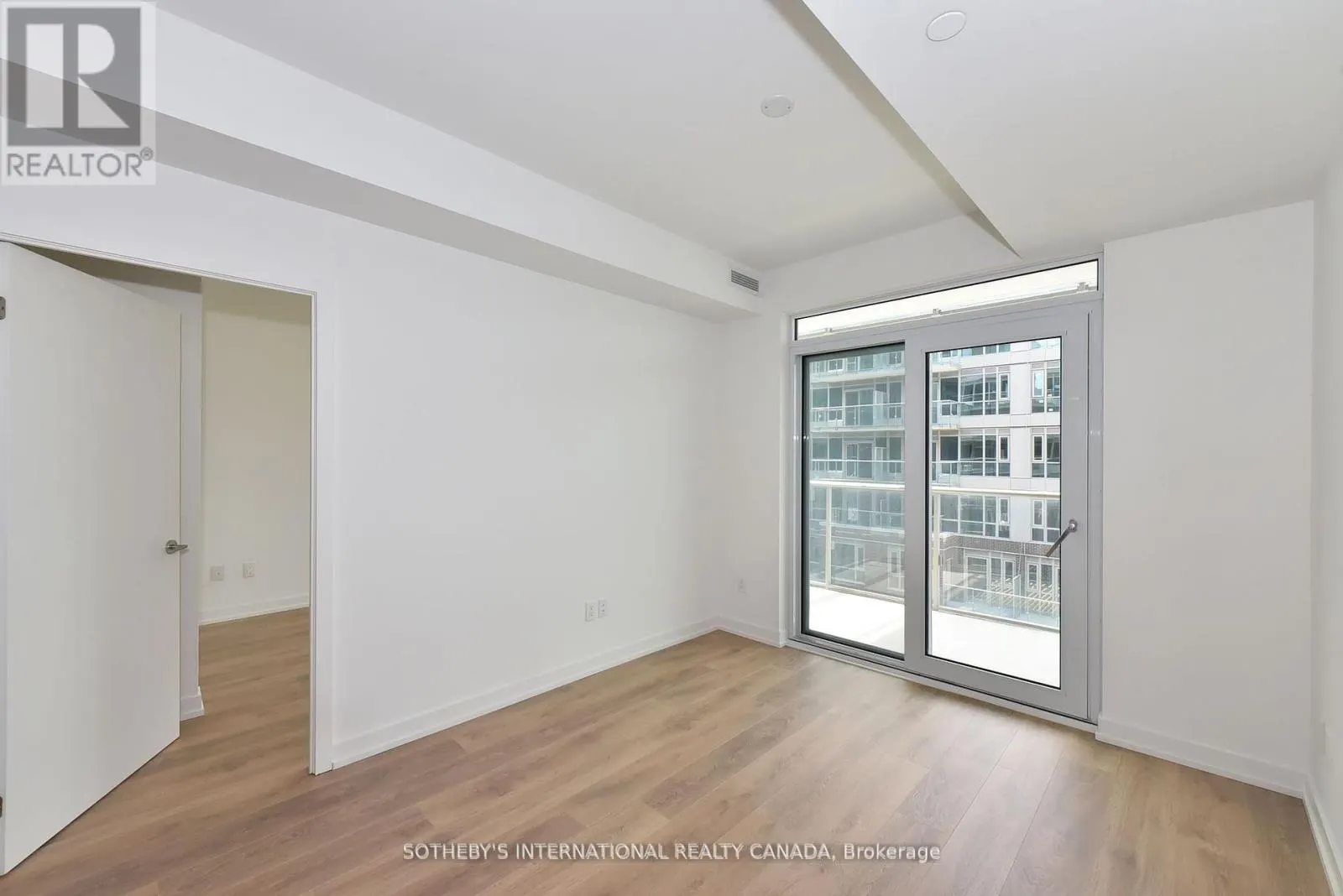 526 - 150 LOGAN AVENUE