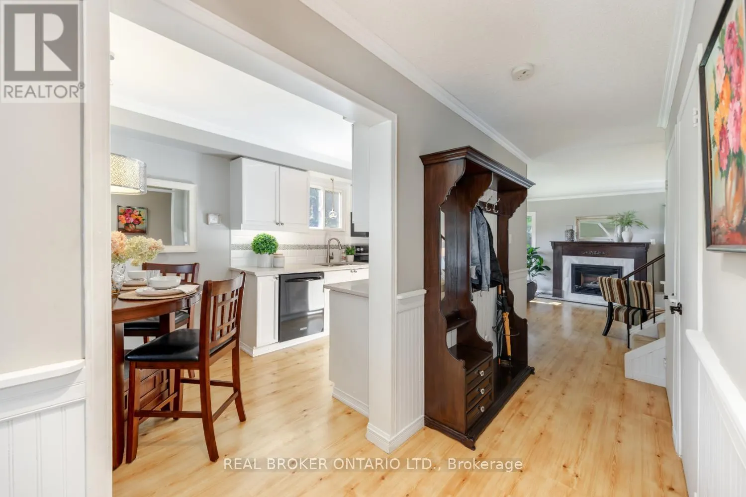6 ANDREW COURT