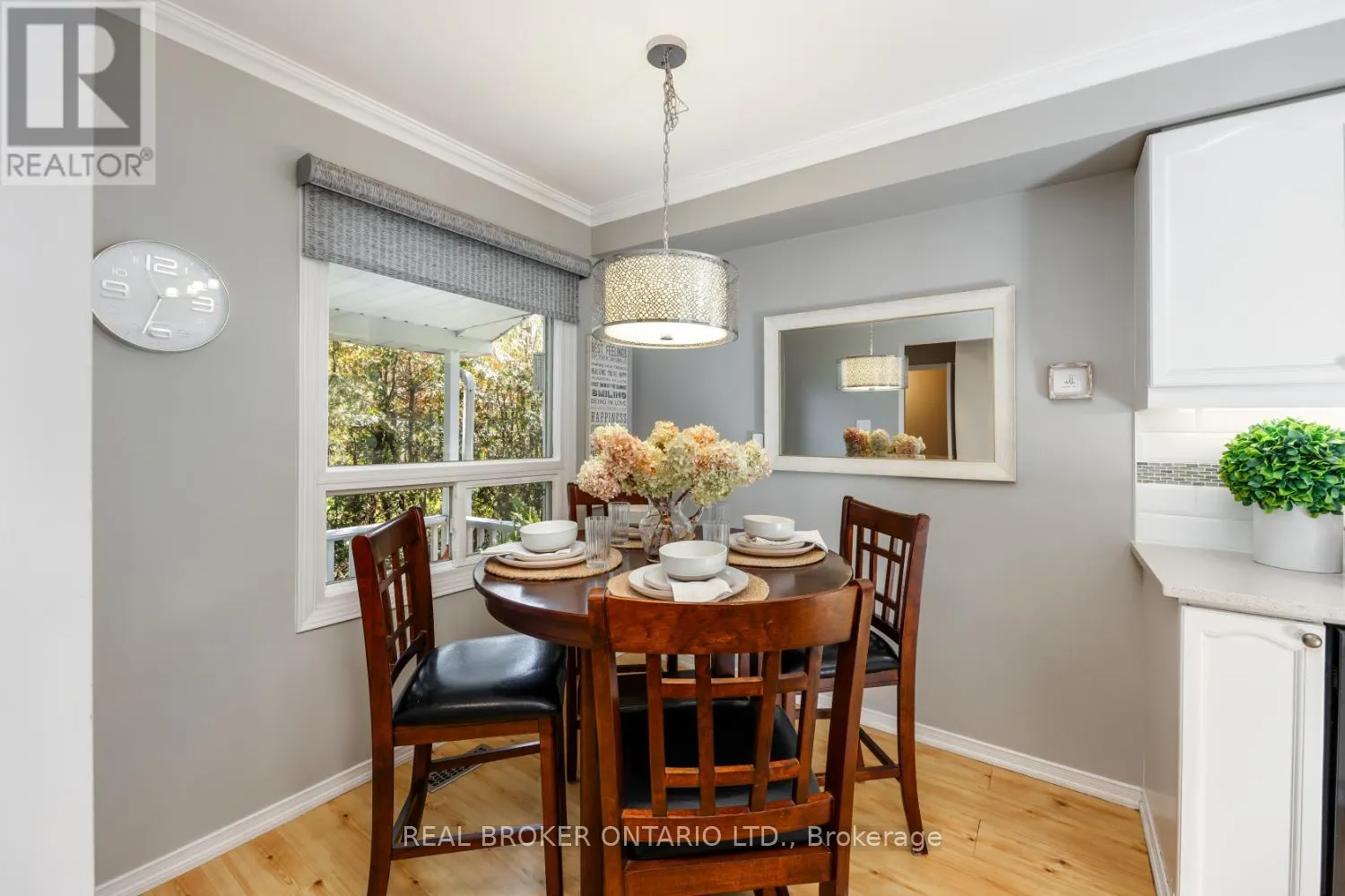 6 ANDREW COURT
