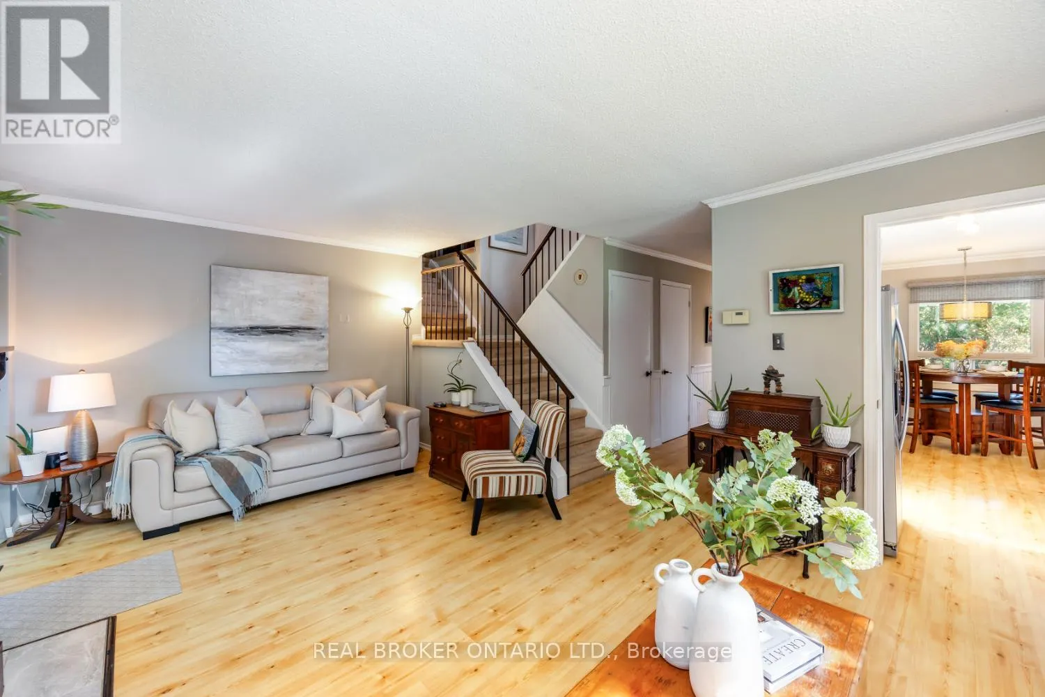 6 ANDREW COURT