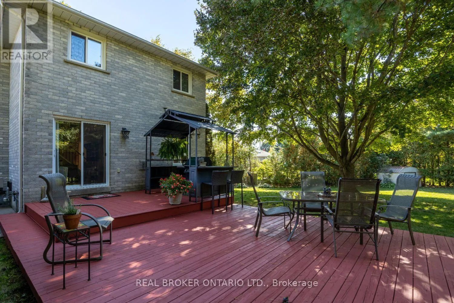 6 ANDREW COURT