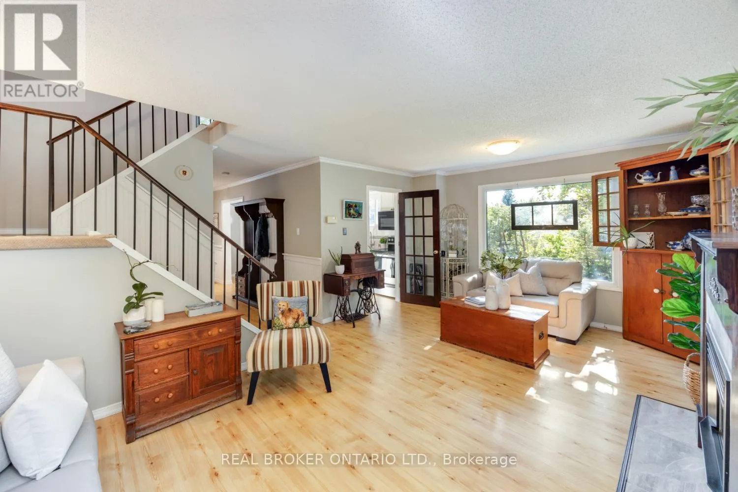 6 ANDREW COURT